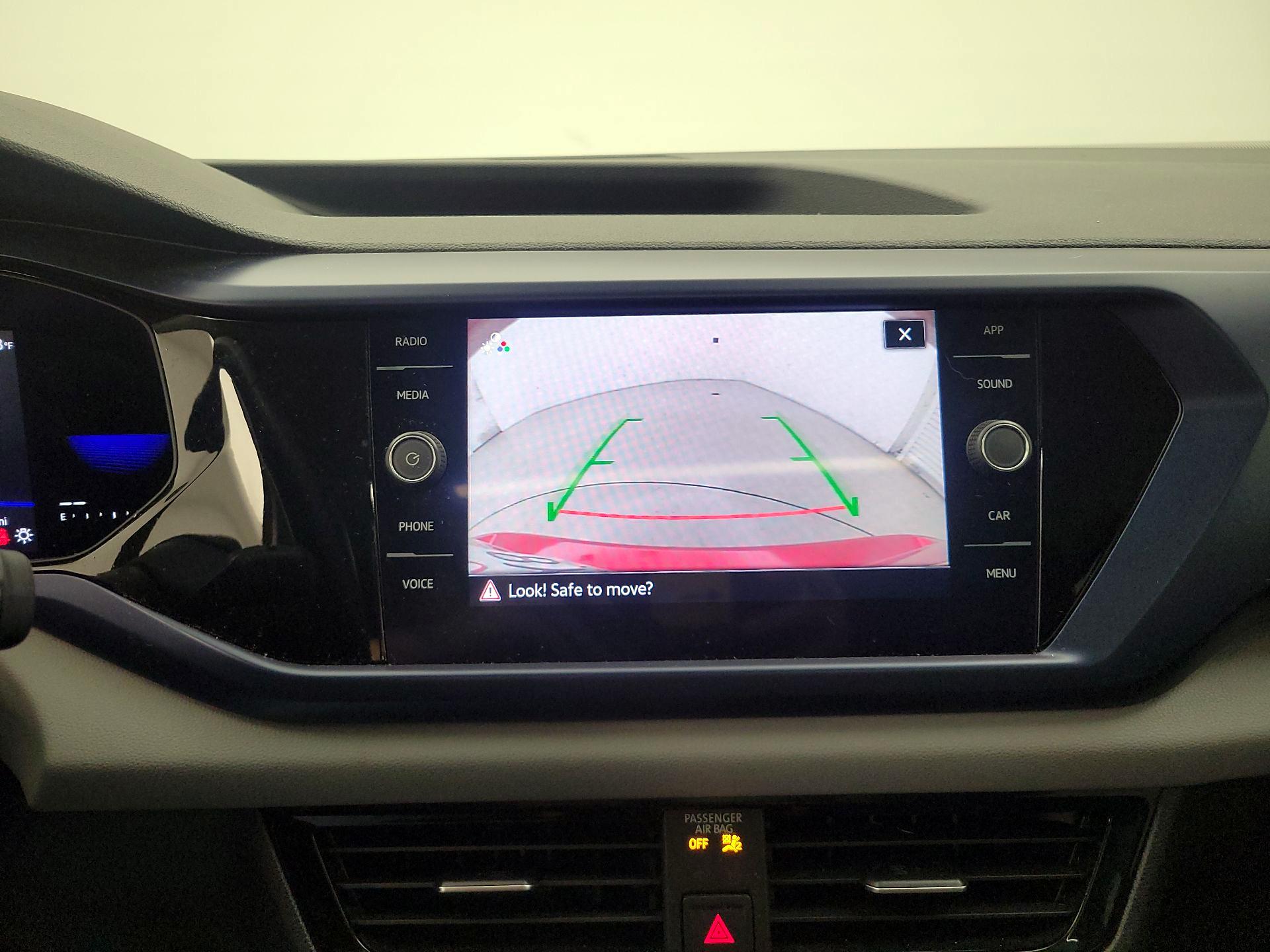 Thumbnail: 2022 Volkswagen Taos - 14