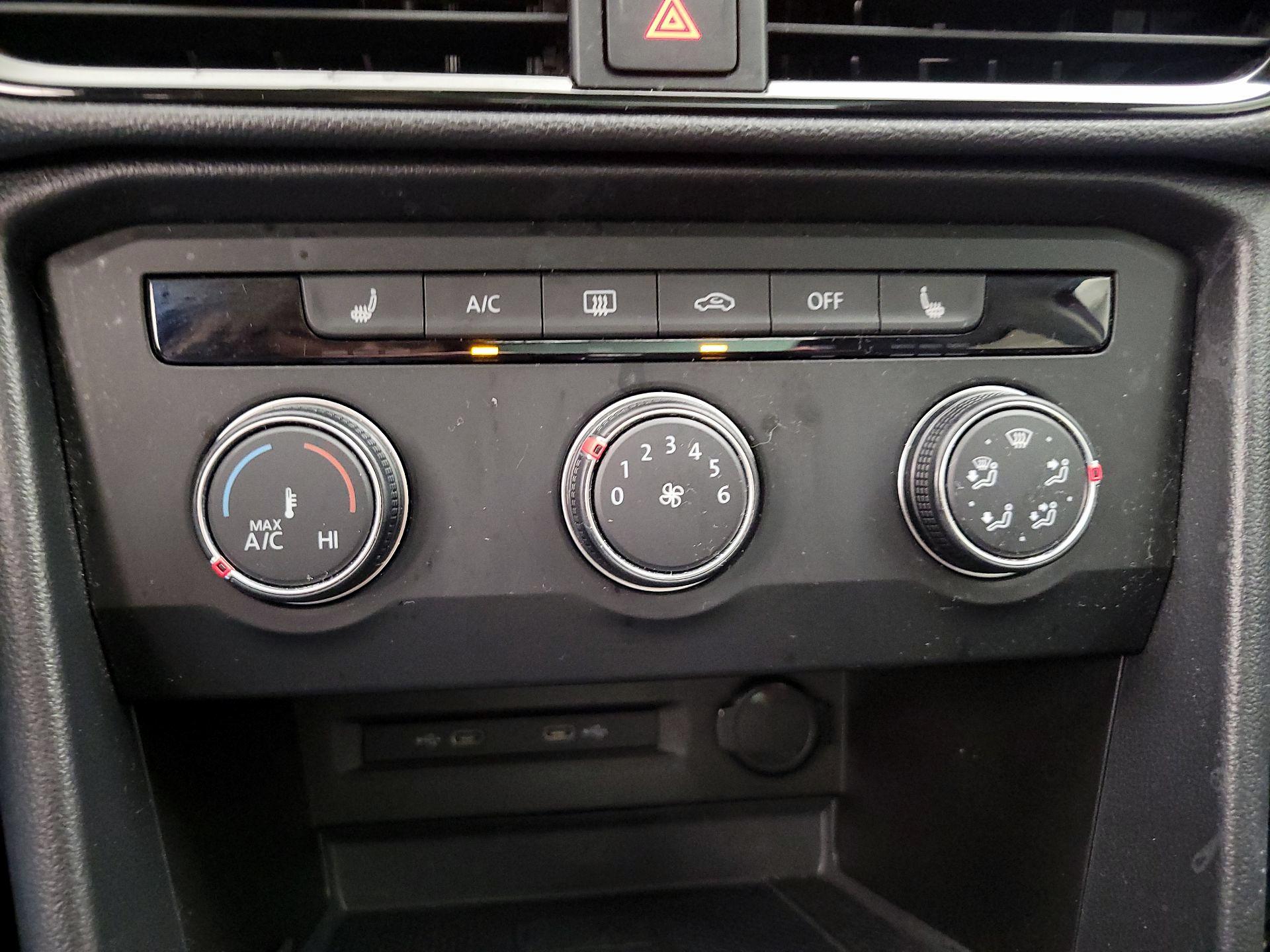 Thumbnail: 2022 Volkswagen Taos - 16