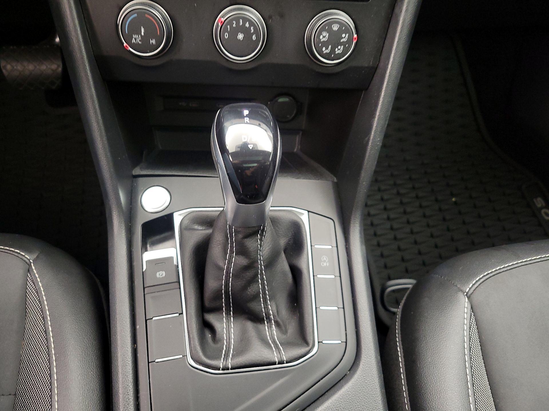 Thumbnail: 2022 Volkswagen Taos - 17