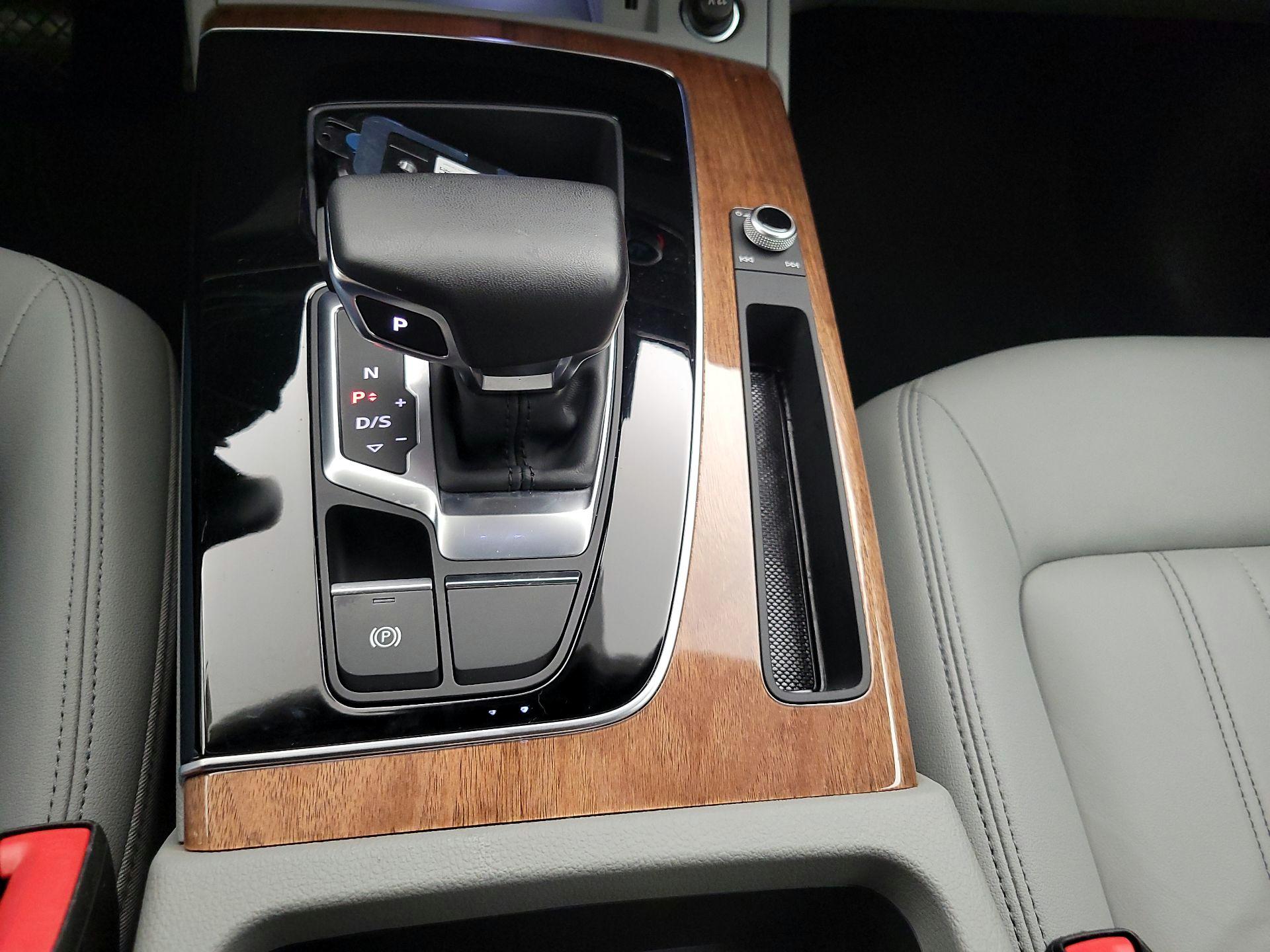 Thumbnail: 2022 Audi Q5 - 17