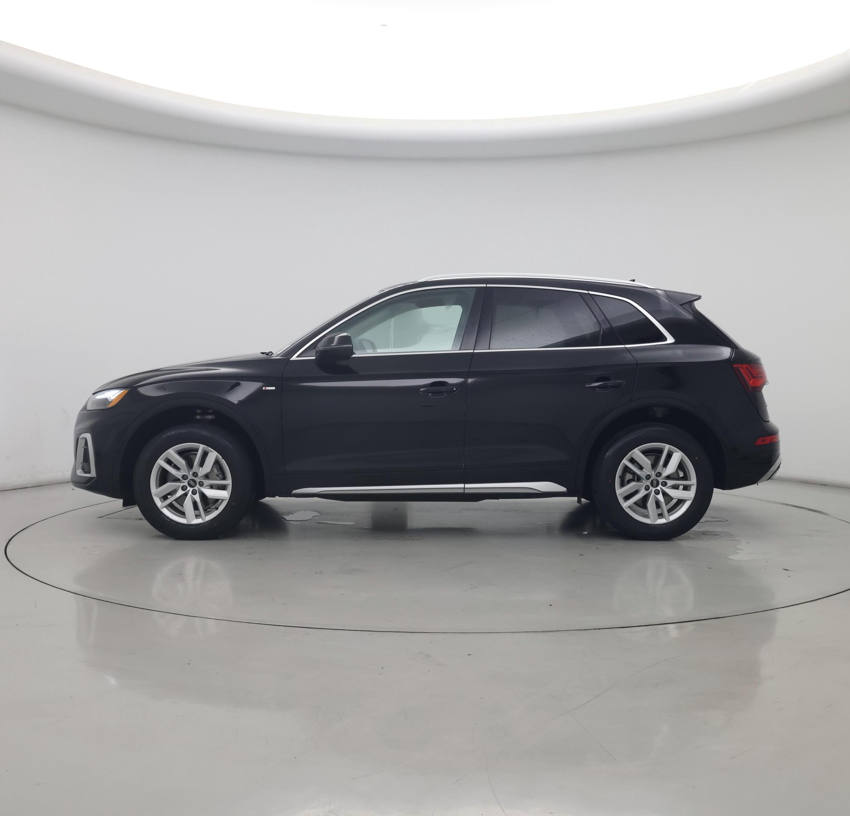 Thumbnail: 2022 Audi Q5 - 3