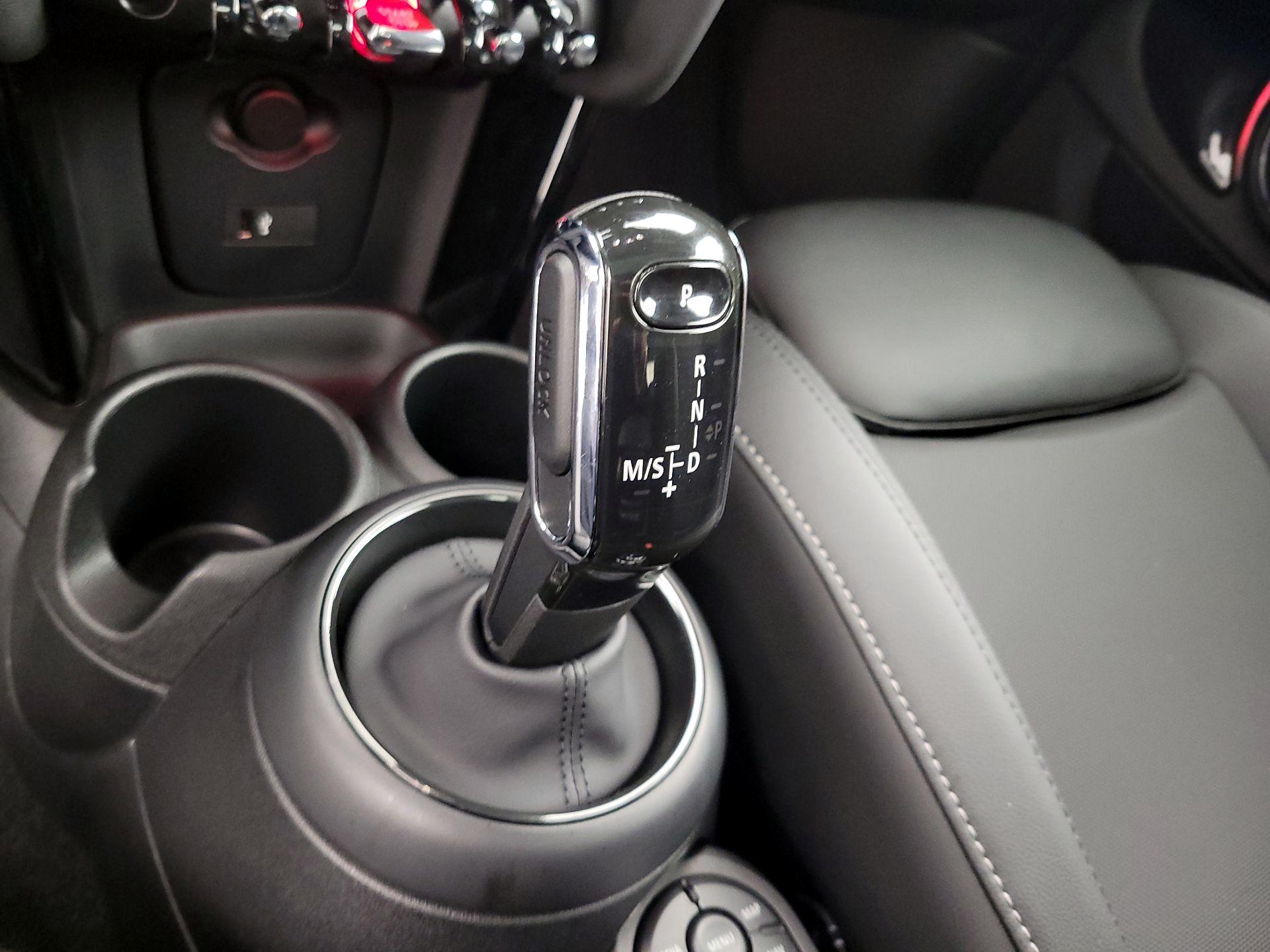 Thumbnail: 2023 MINI Cooper Hardtop - 17