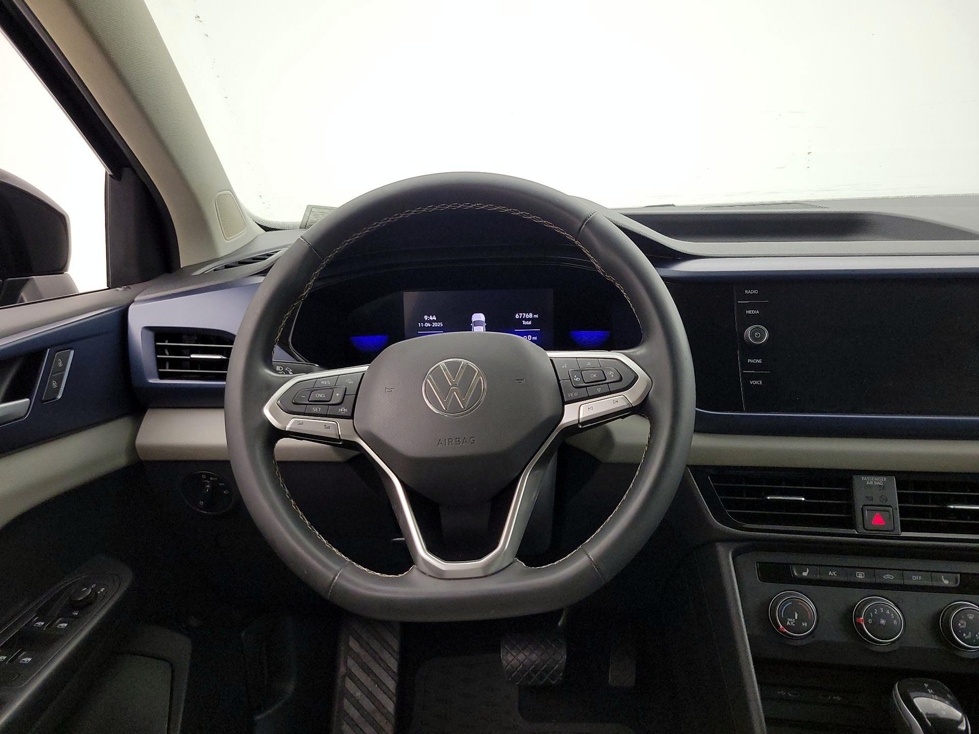 Thumbnail: 2022 Volkswagen Taos - 10