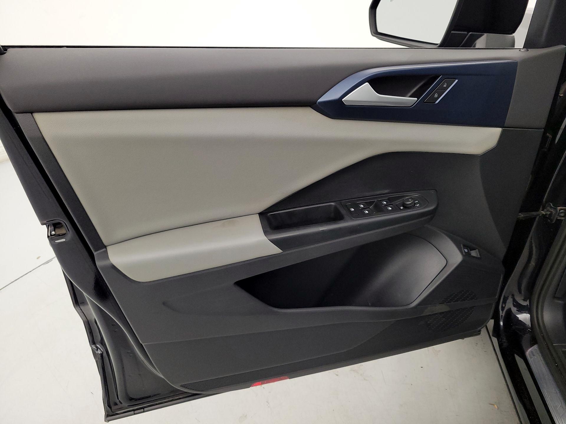 Thumbnail: 2022 Volkswagen Taos - 12