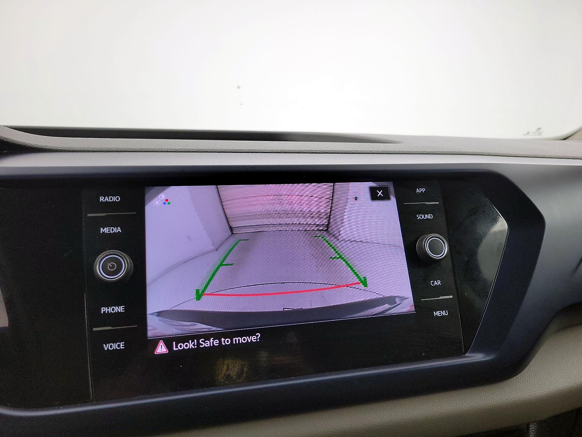 Thumbnail: 2022 Volkswagen Taos - 14