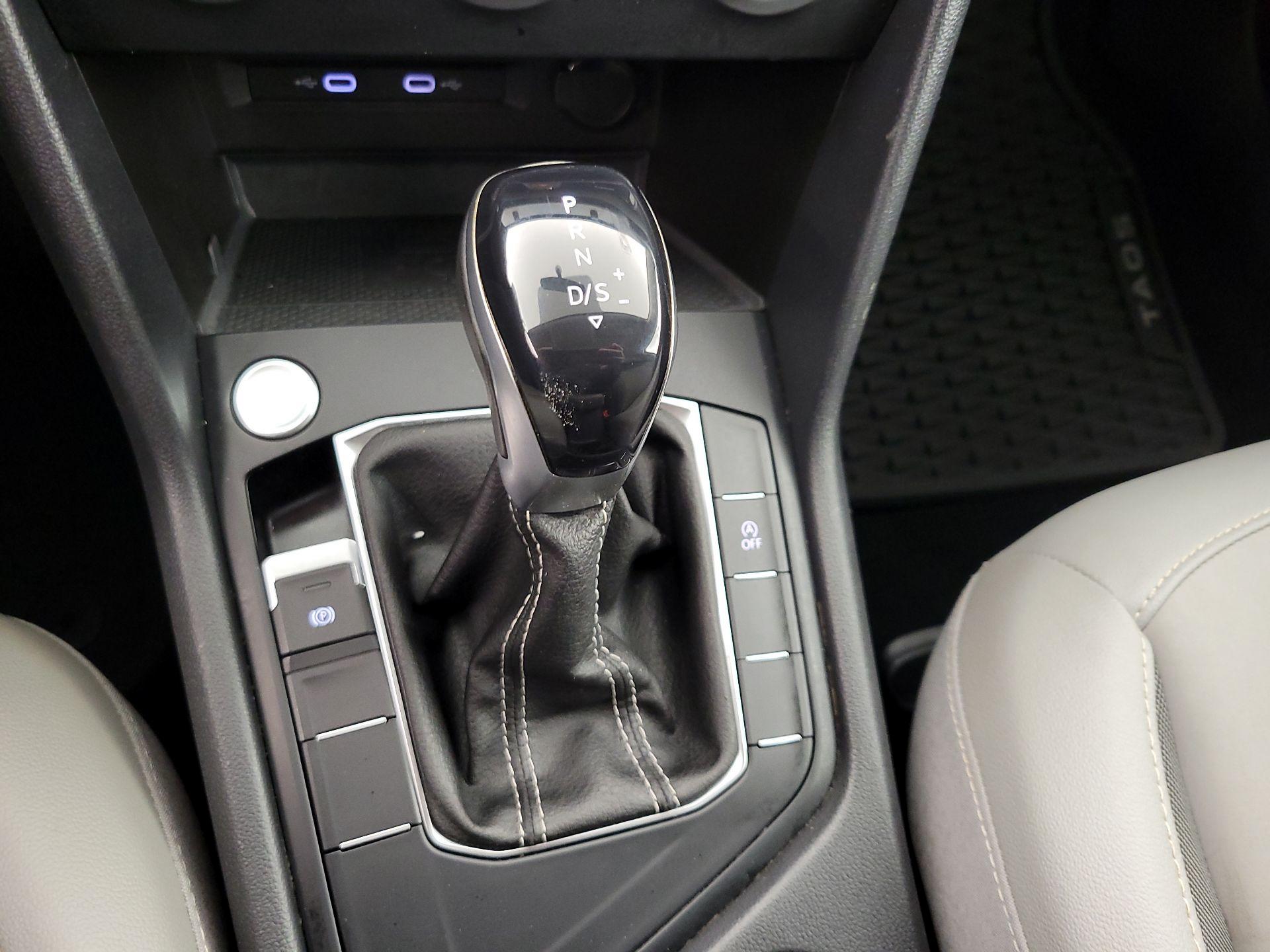 Thumbnail: 2022 Volkswagen Taos - 17