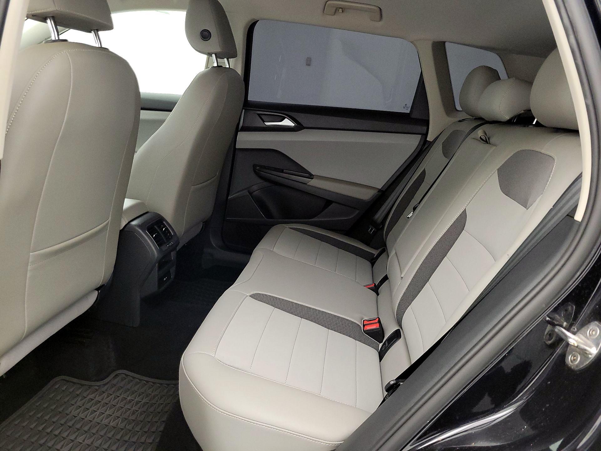 Thumbnail: 2022 Volkswagen Taos - 19