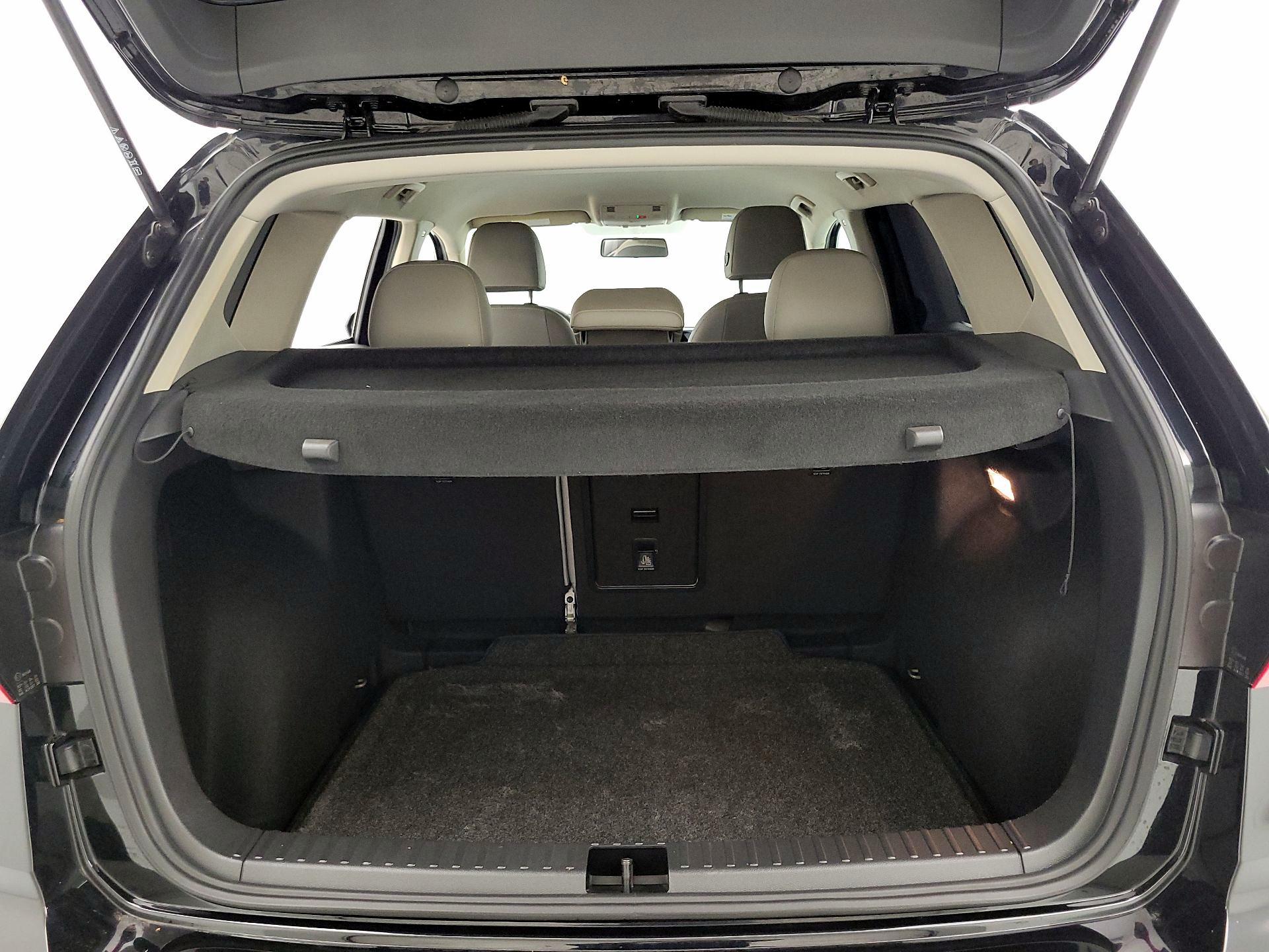 Thumbnail: 2022 Volkswagen Taos - 20