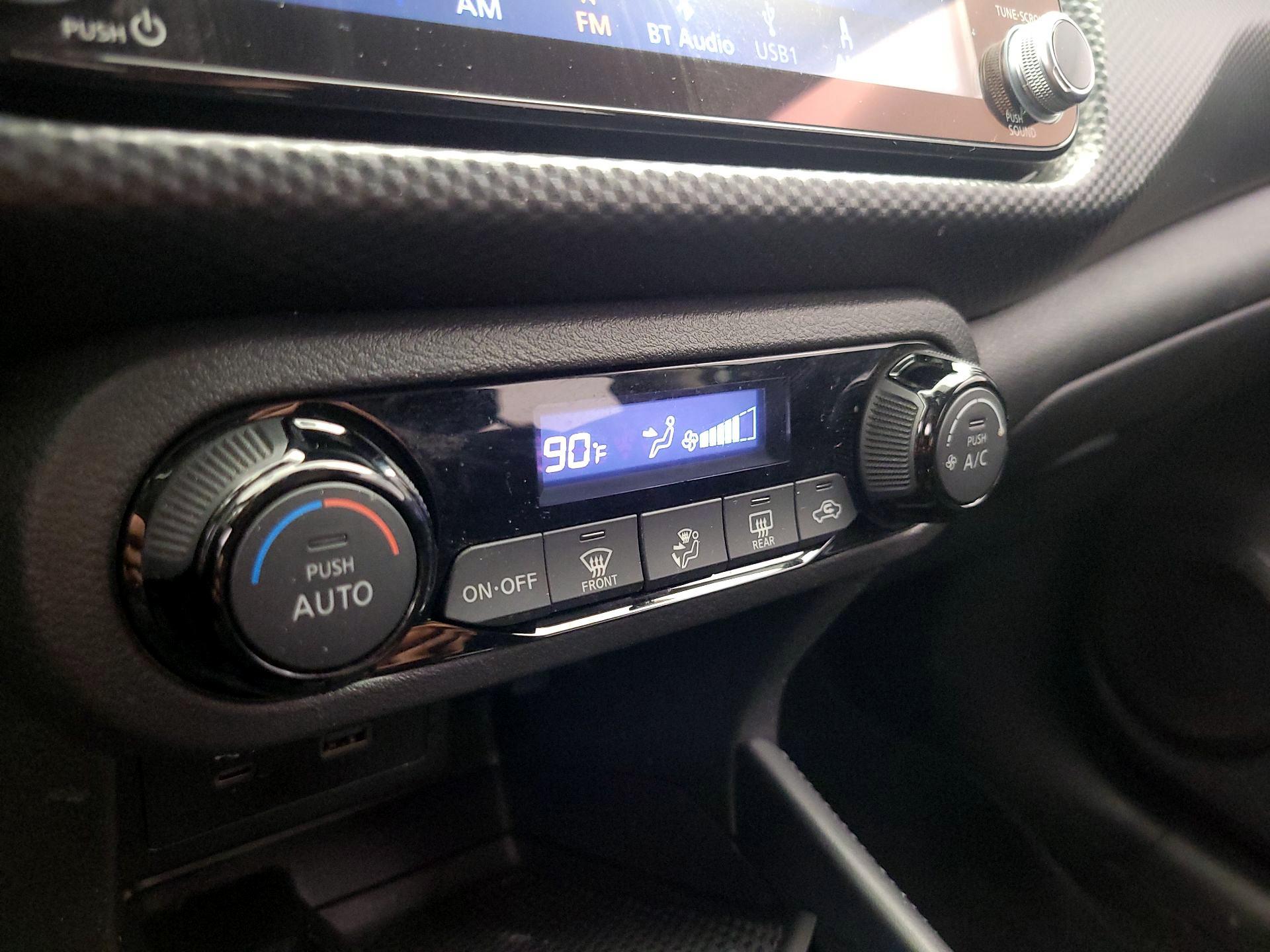 Thumbnail: 2021 Nissan Kicks - 16