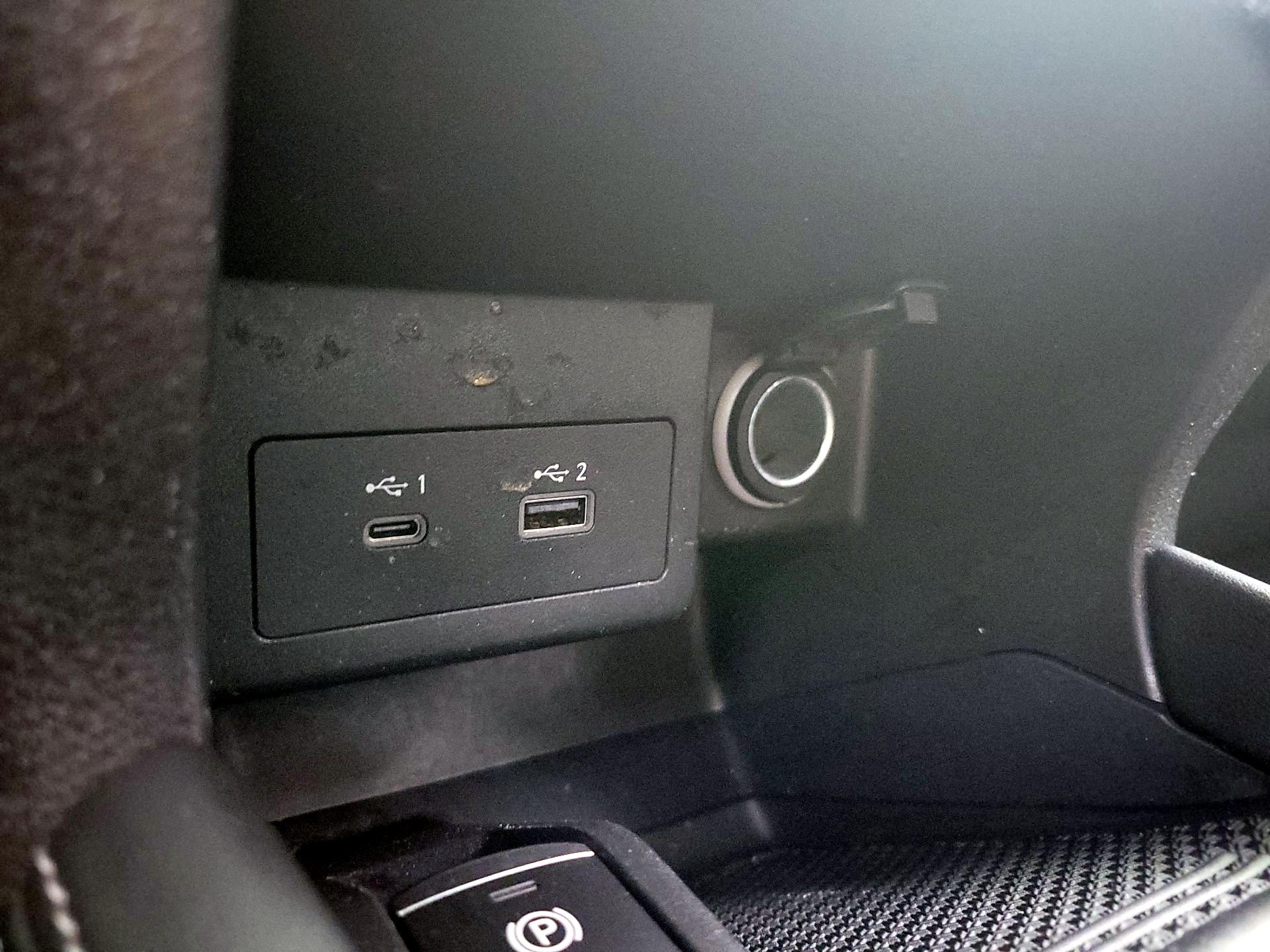 Thumbnail: 2021 Nissan Kicks - 18