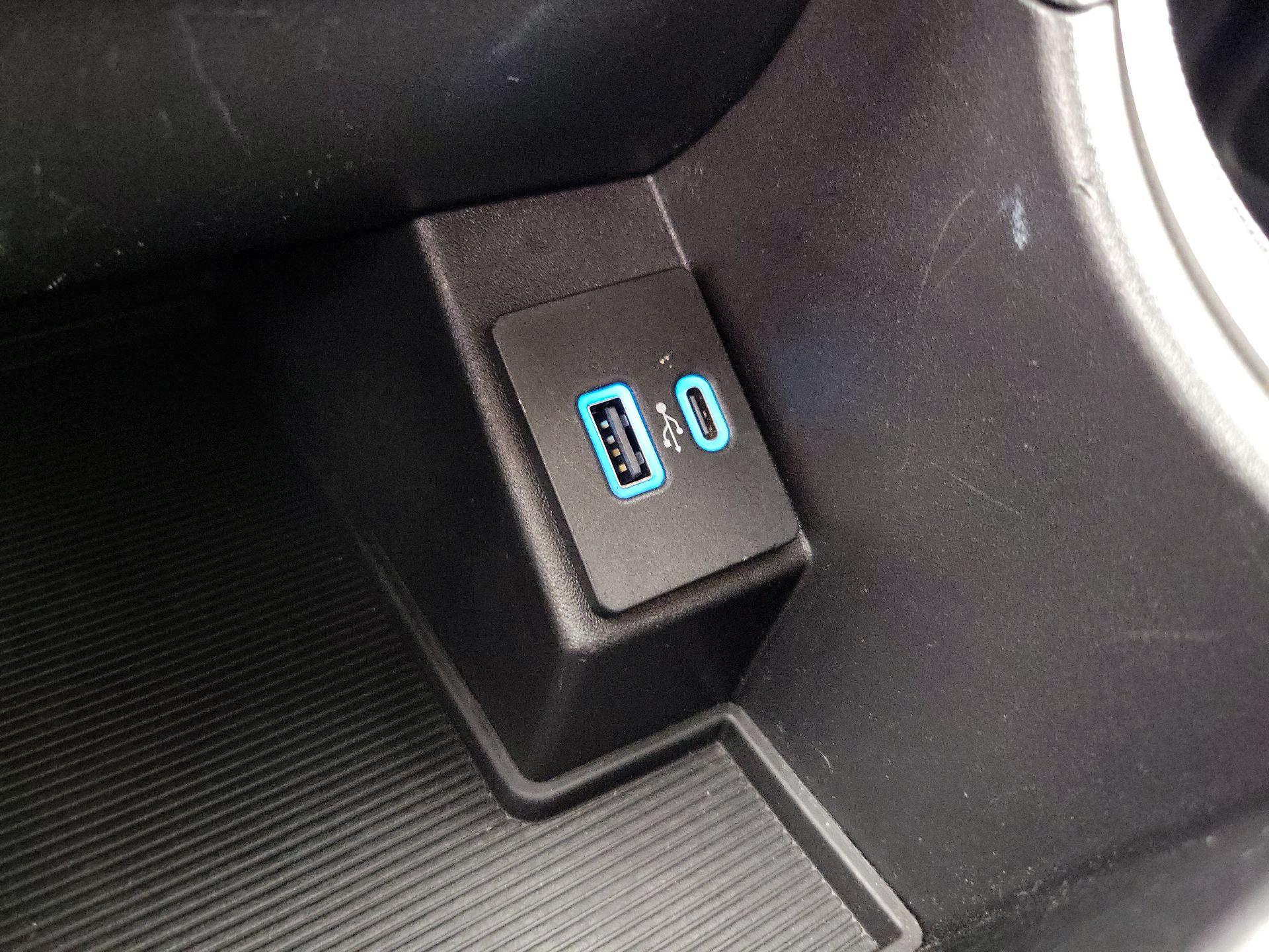 Thumbnail: 2023 Ford Edge - 18