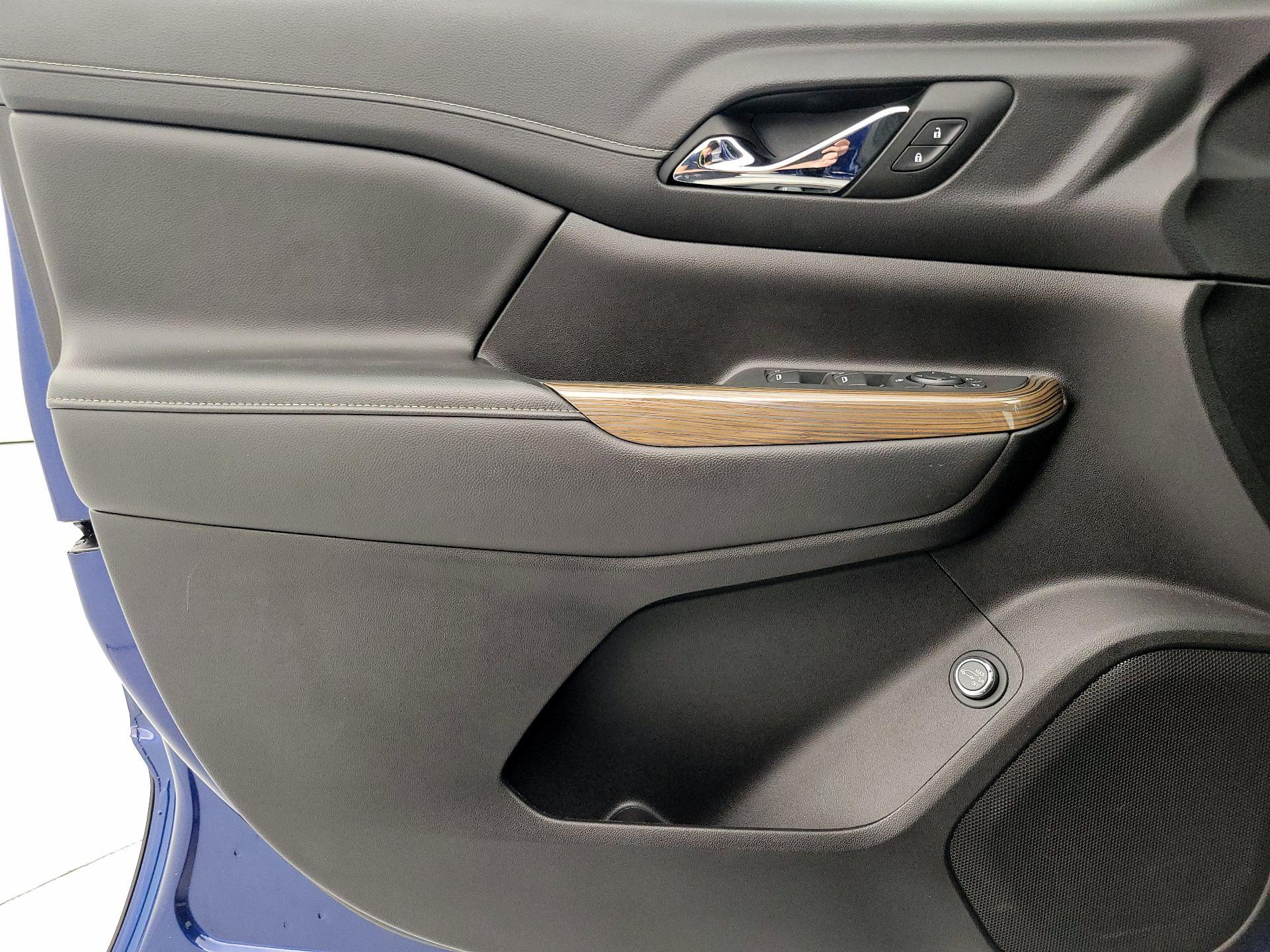 Thumbnail: 2023 GMC Acadia - 12