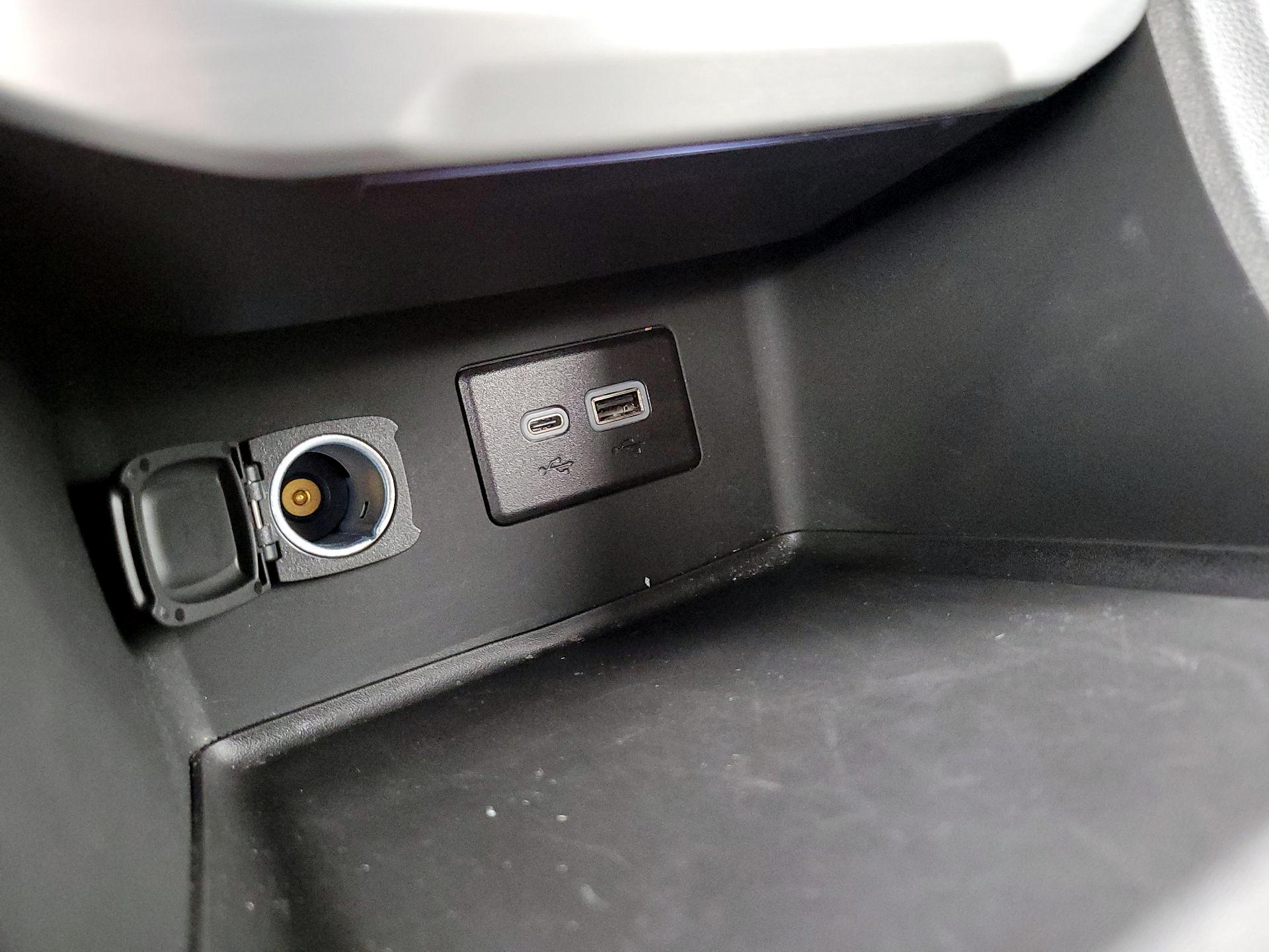 Thumbnail: 2023 GMC Acadia - 18