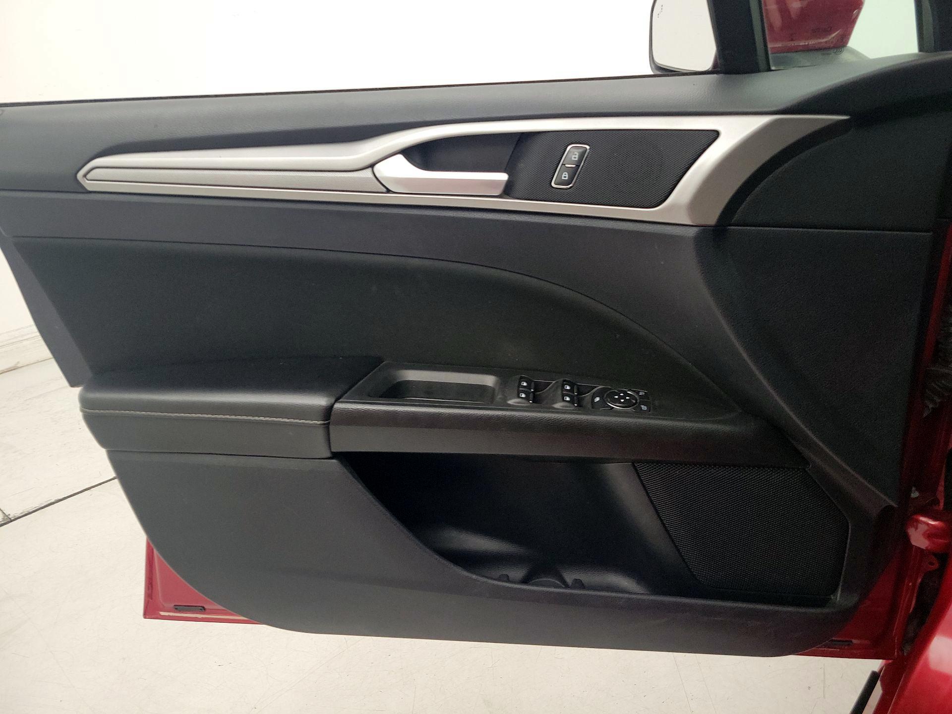 Thumbnail: 2020 Ford Fusion - 12