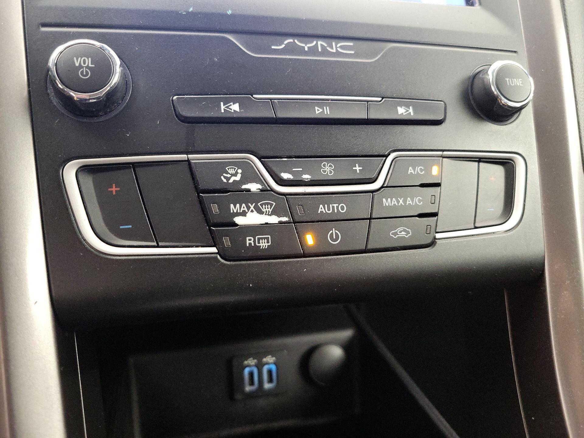 Thumbnail: 2020 Ford Fusion - 16