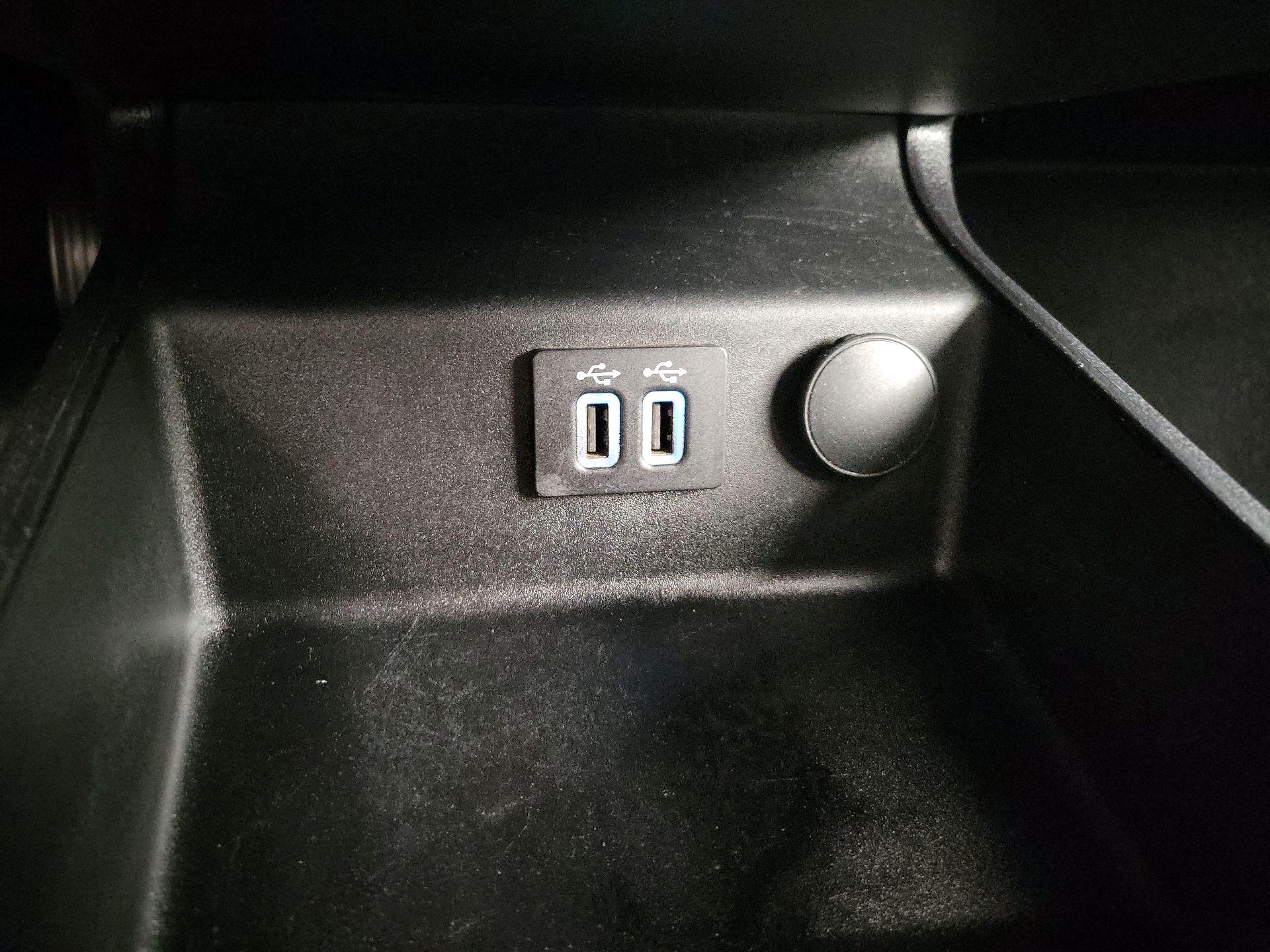 Thumbnail: 2020 Ford Fusion - 18