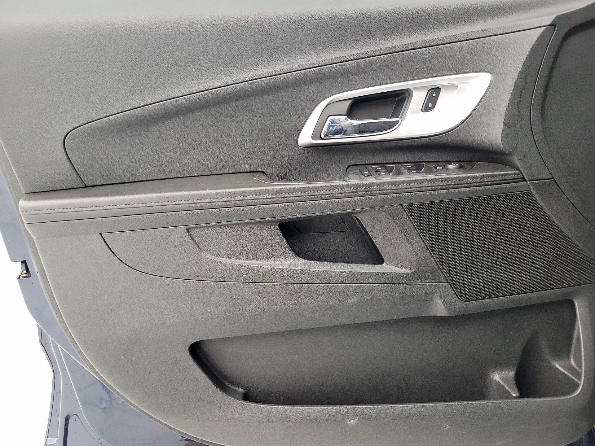 Thumbnail: 2016 Chevrolet Equinox - 12