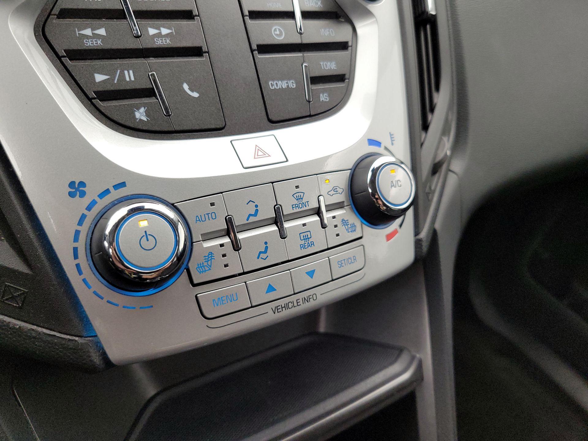 Thumbnail: 2016 Chevrolet Equinox - 16