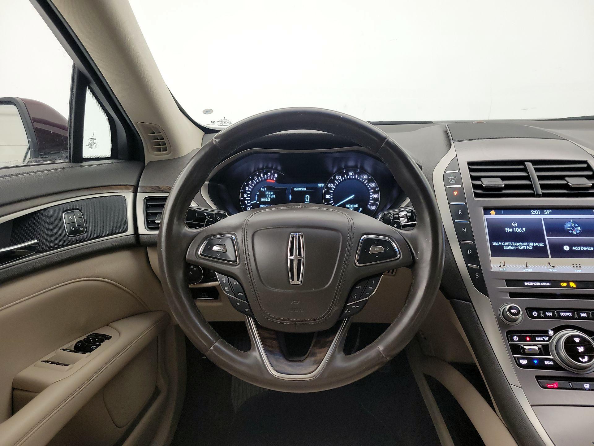 Thumbnail: 2017 Lincoln MKZ - 10