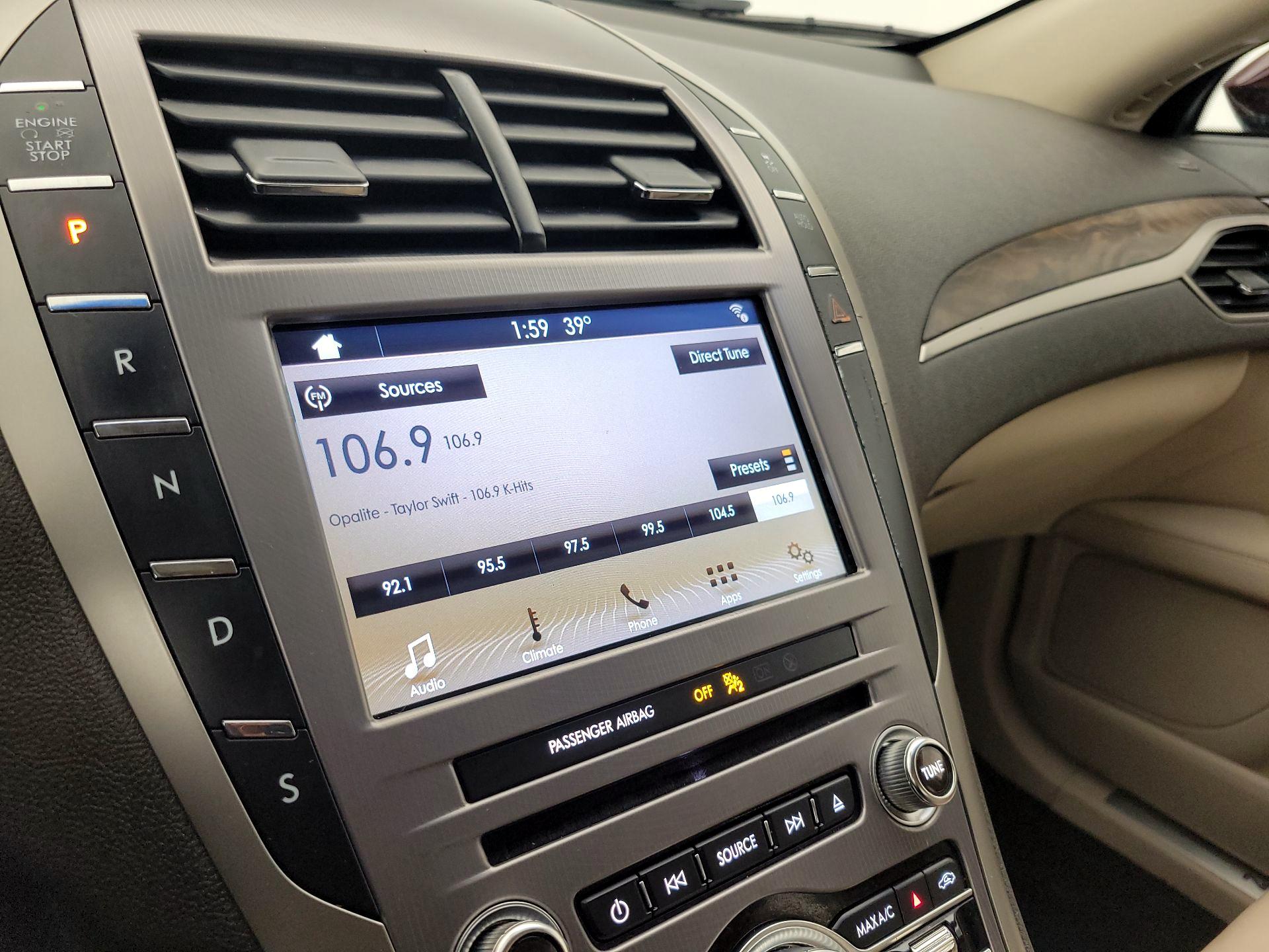 Thumbnail: 2017 Lincoln MKZ - 15