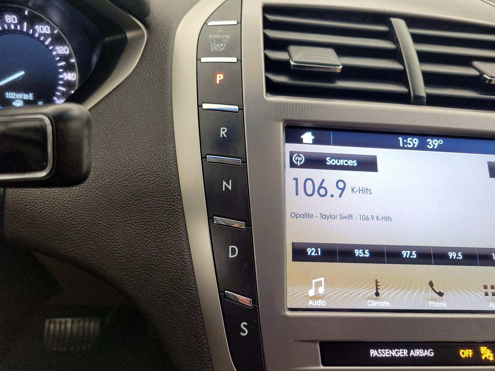 Thumbnail: 2017 Lincoln MKZ - 17