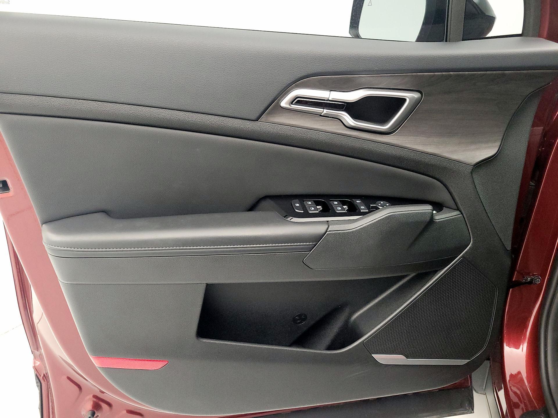 Thumbnail: 2023 Kia Sportage - 12