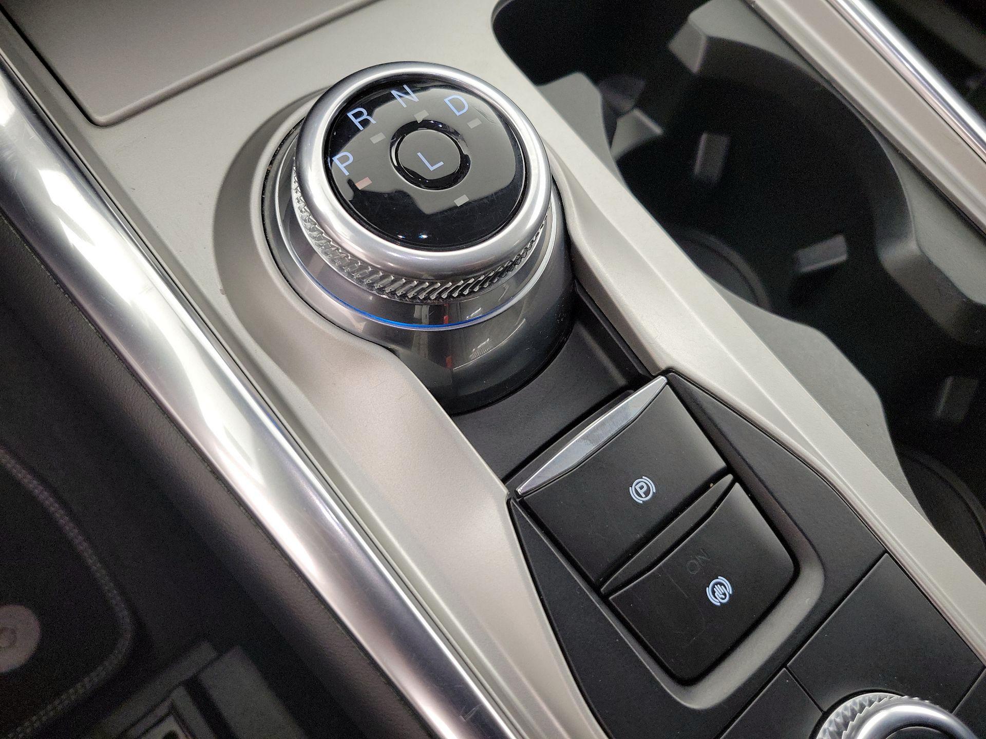 Thumbnail: 2022 Ford Explorer - 18