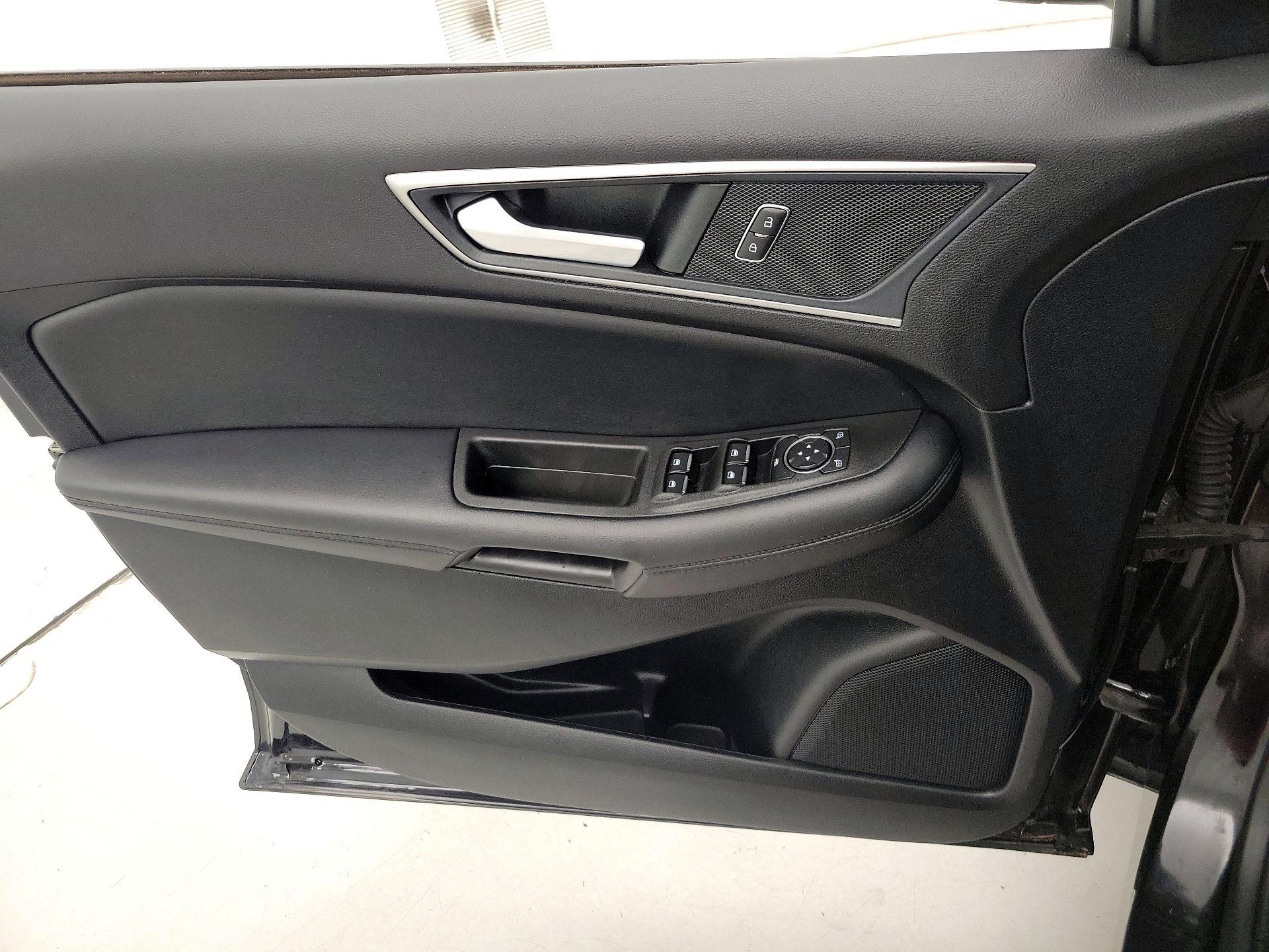 Thumbnail: 2022 Ford Edge - 12