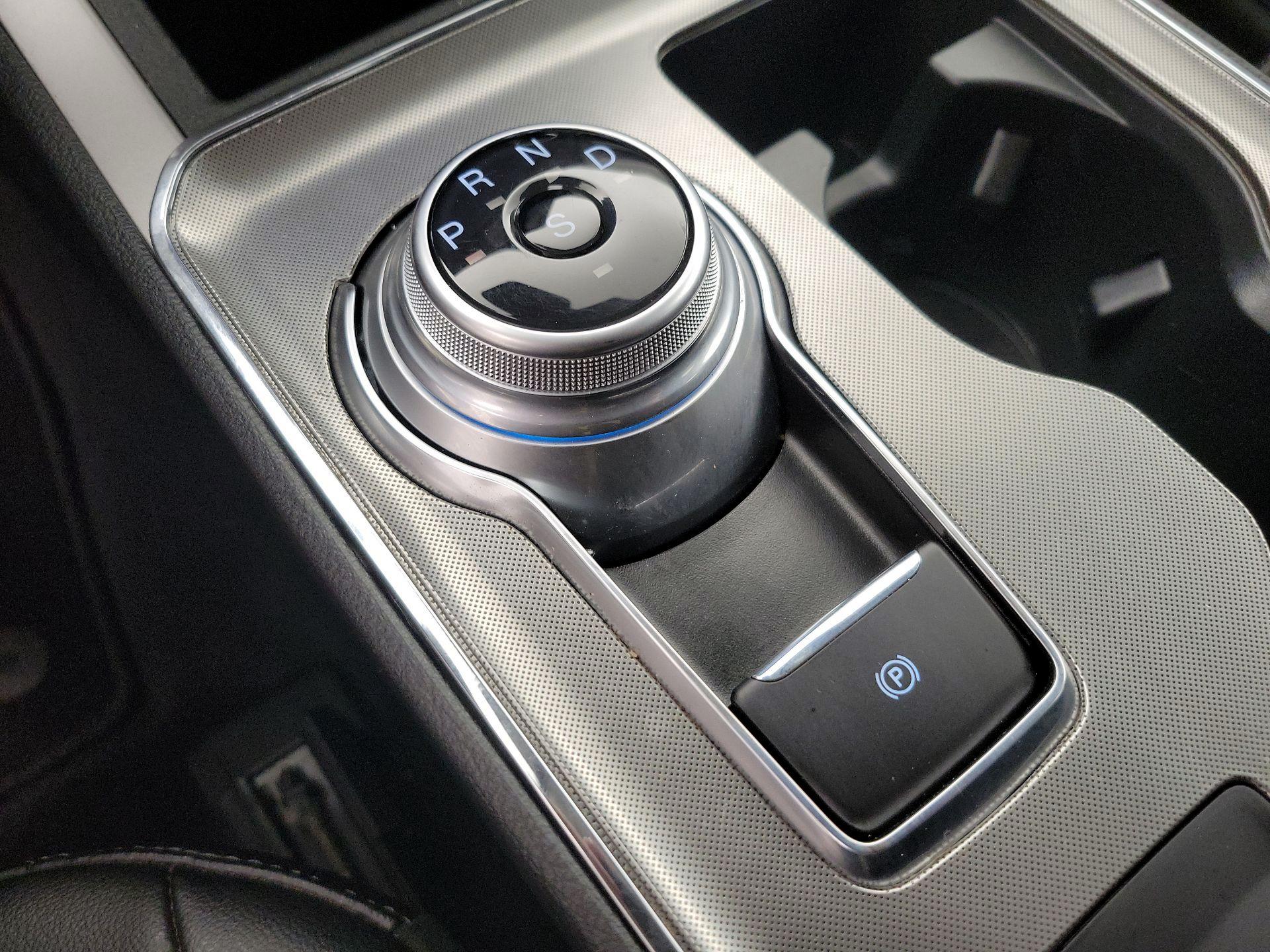 Thumbnail: 2022 Ford Edge - 17