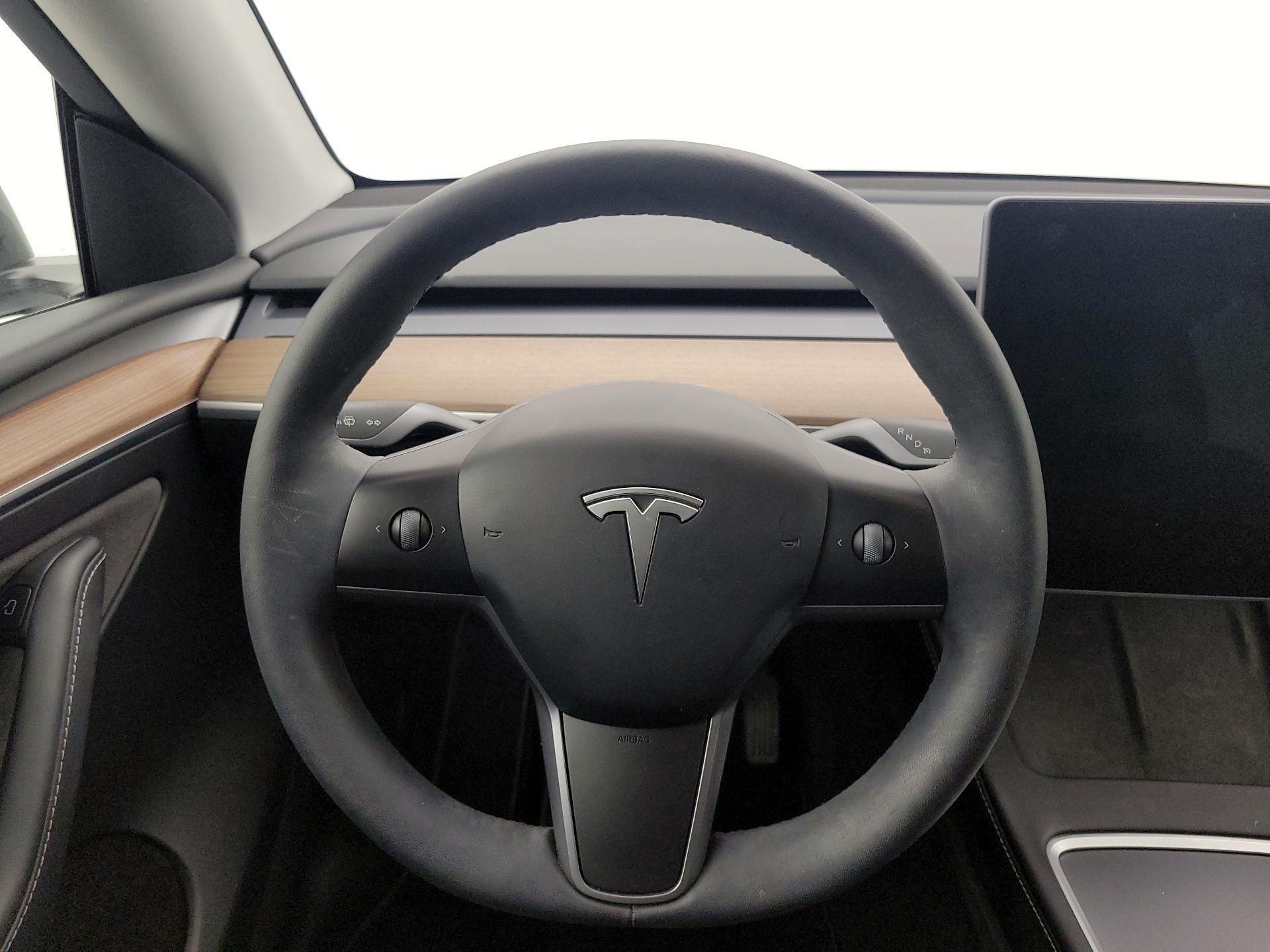 Thumbnail: 2023 Tesla Model Y - 10