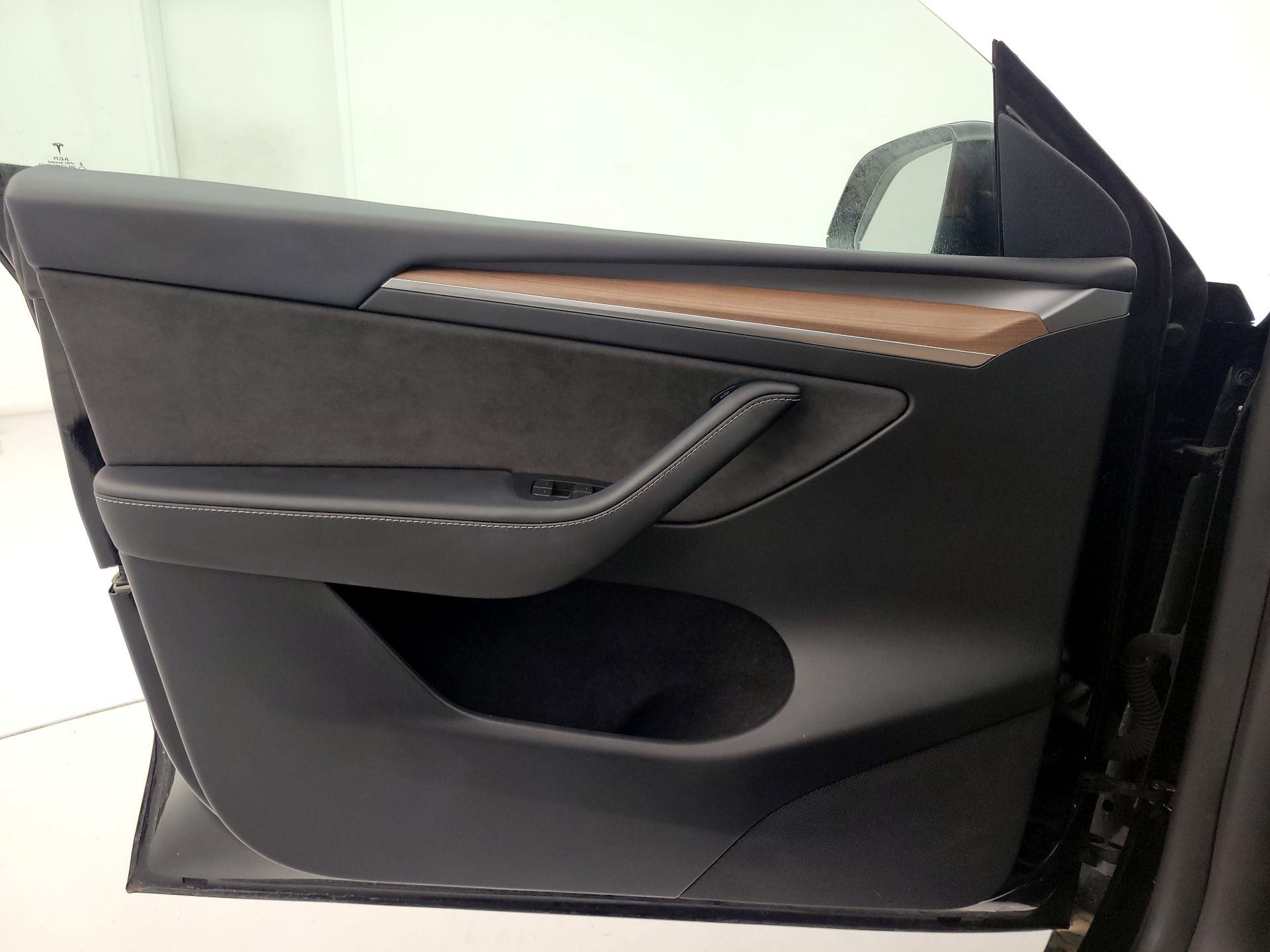 Thumbnail: 2023 Tesla Model Y - 12