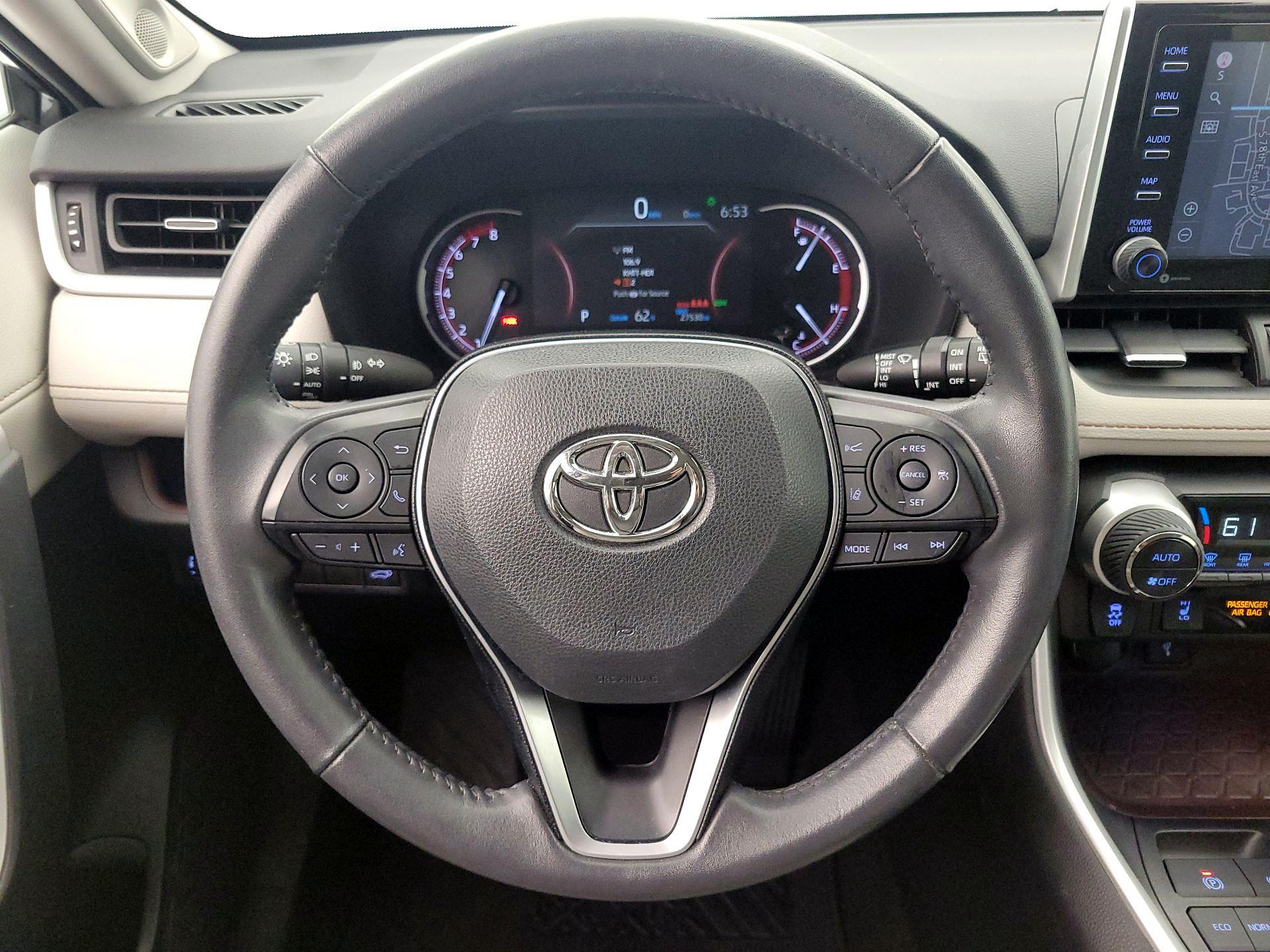 Thumbnail: 2021 Toyota RAV4 - 10