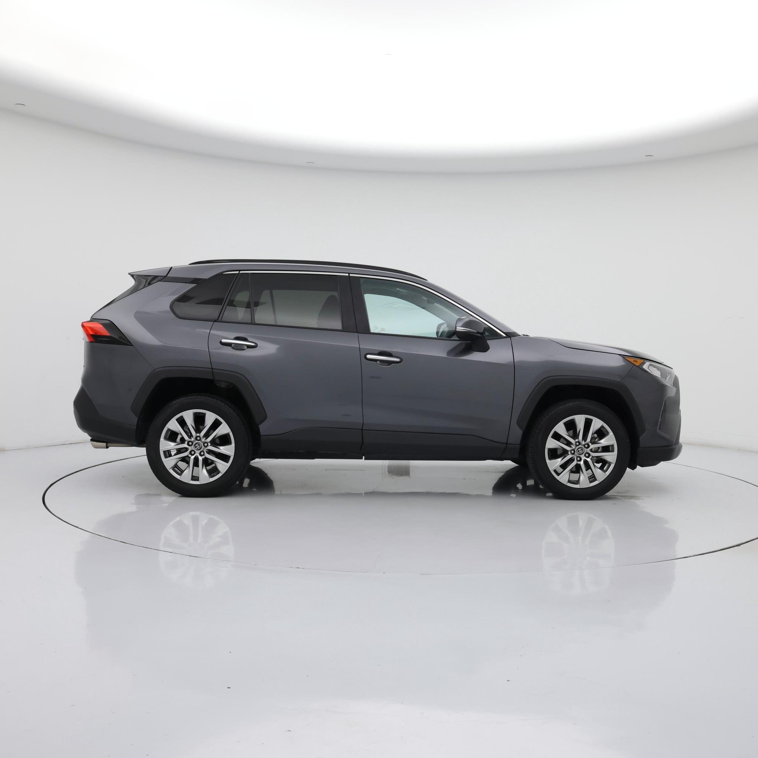 Thumbnail: 2021 Toyota RAV4 - 7