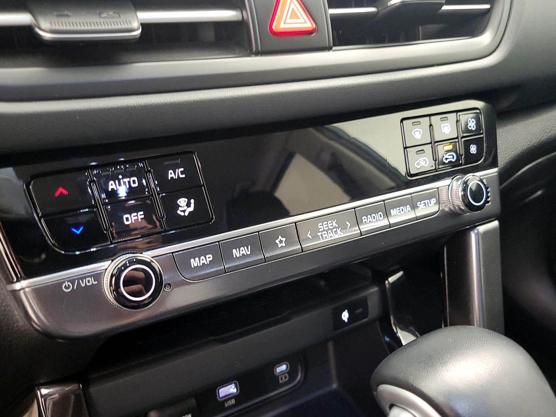 Thumbnail: 2024 Kia Seltos - 17