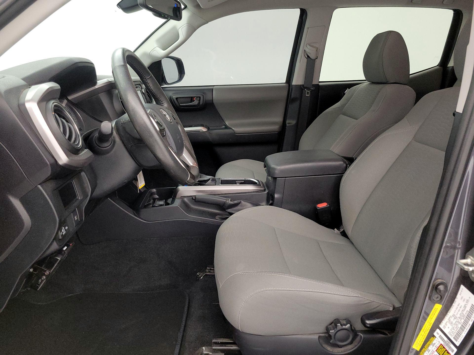 Thumbnail: 2018 Toyota Tacoma - 11