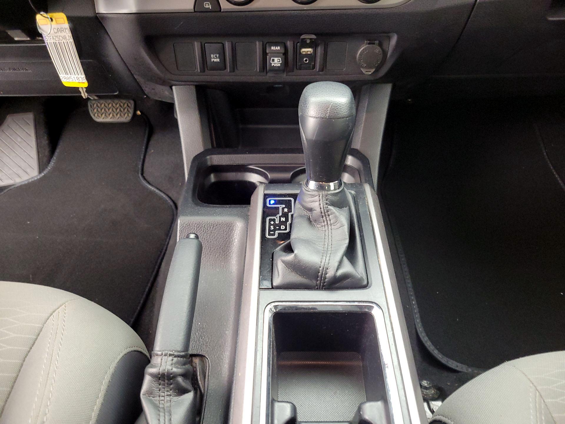 Thumbnail: 2018 Toyota Tacoma - 17