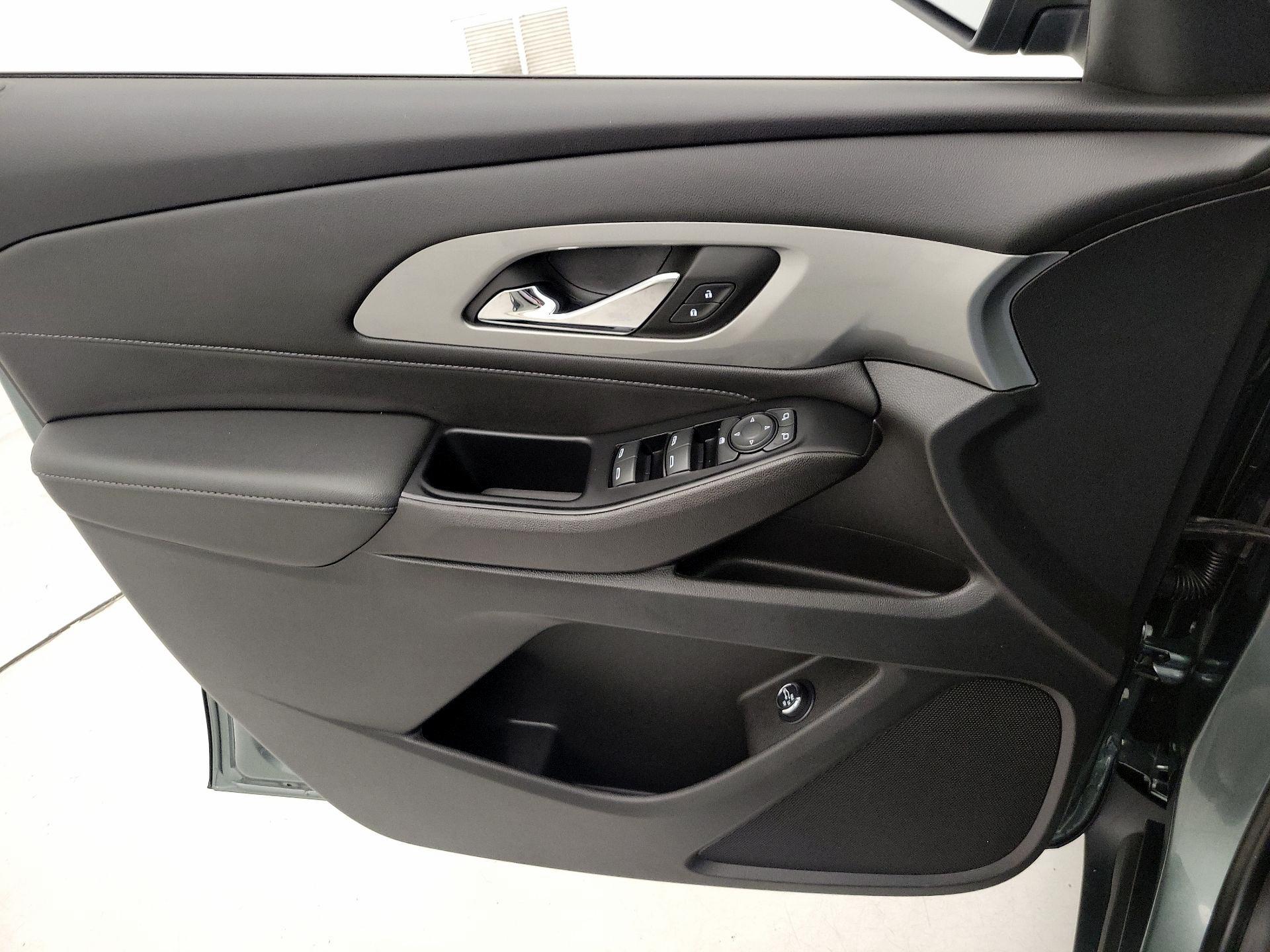 Thumbnail: 2023 Chevrolet Traverse - 12