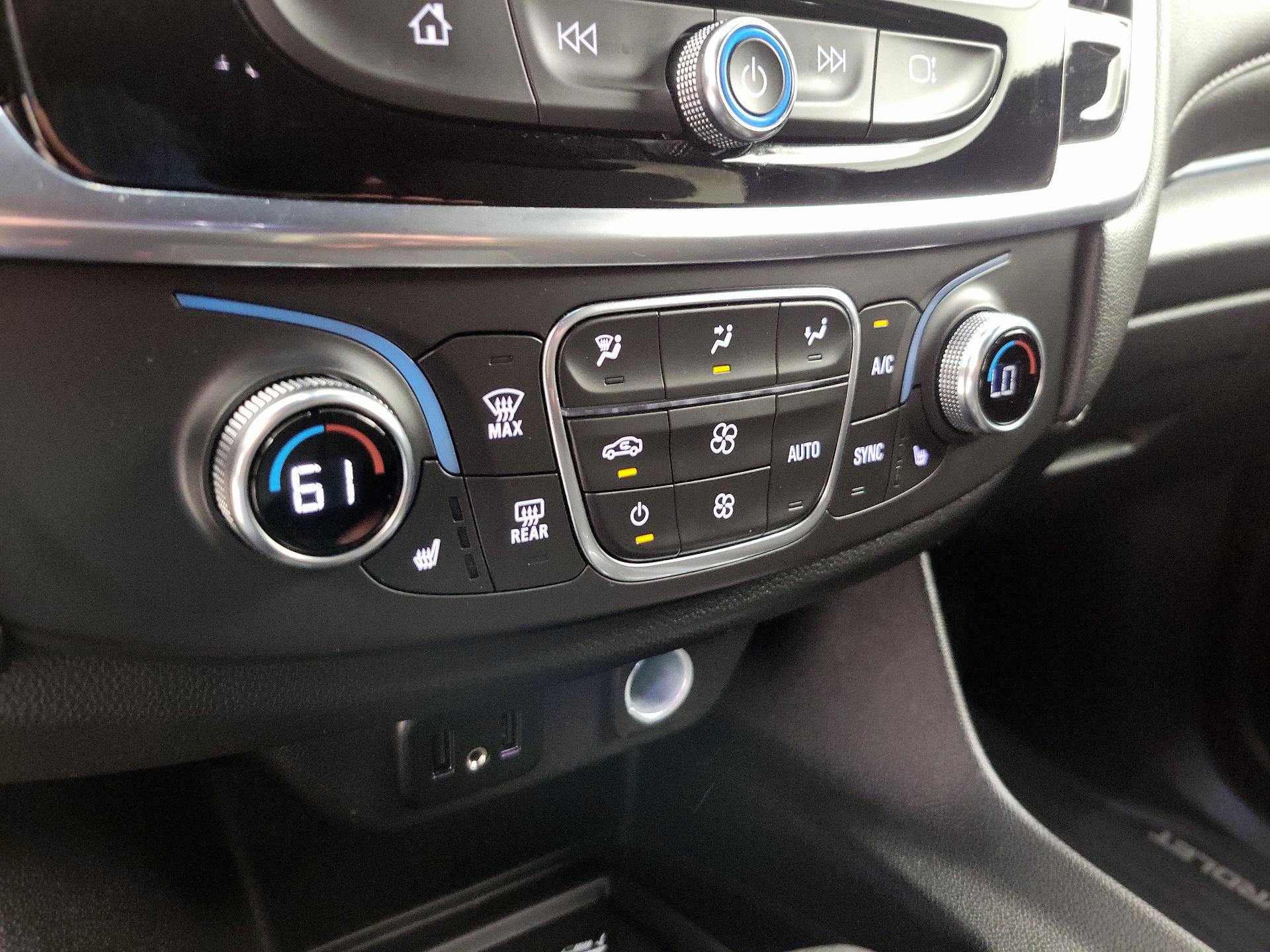 Thumbnail: 2023 Chevrolet Traverse - 16