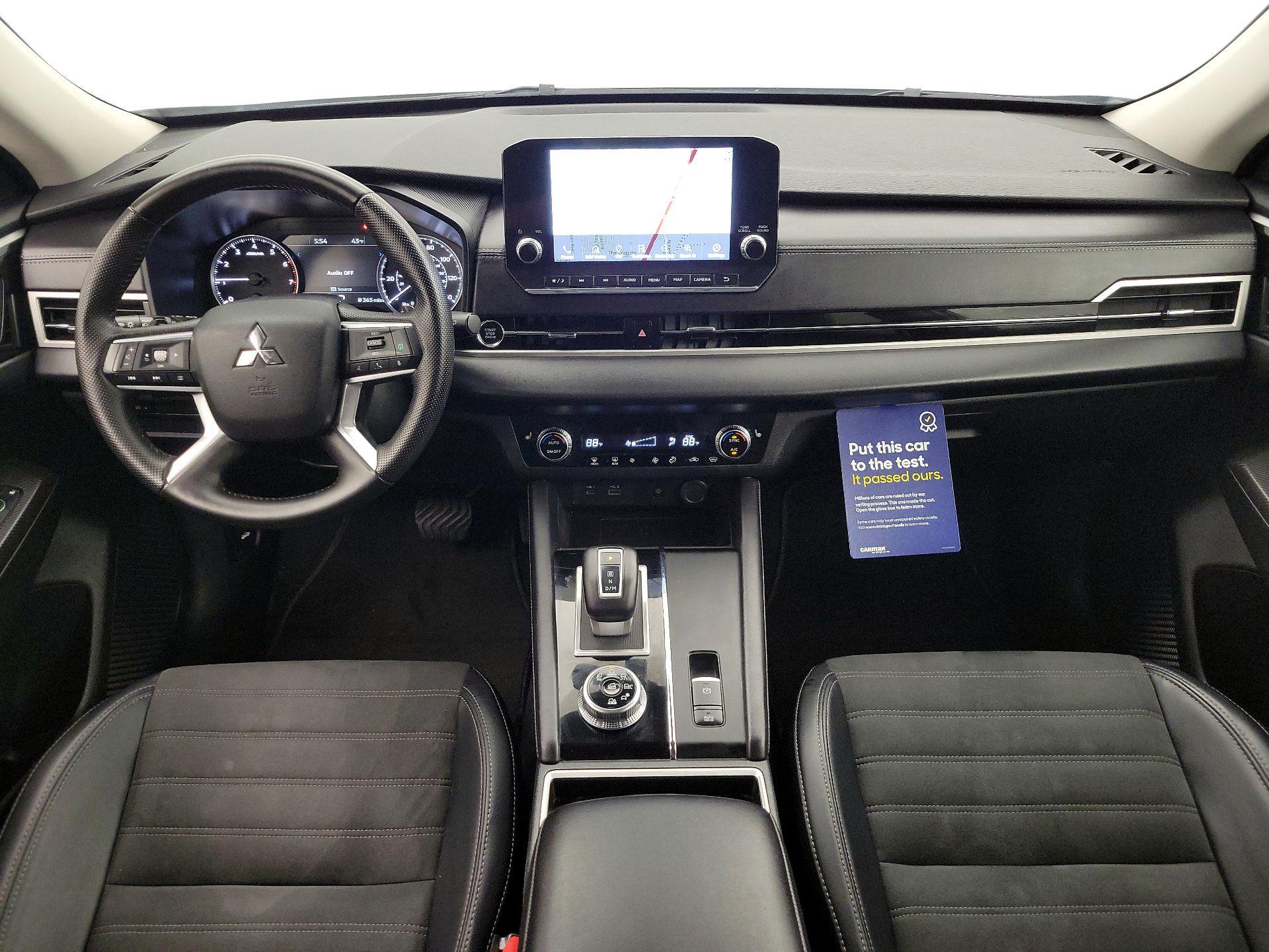 Thumbnail: 2024 Mitsubishi Outlander - 9