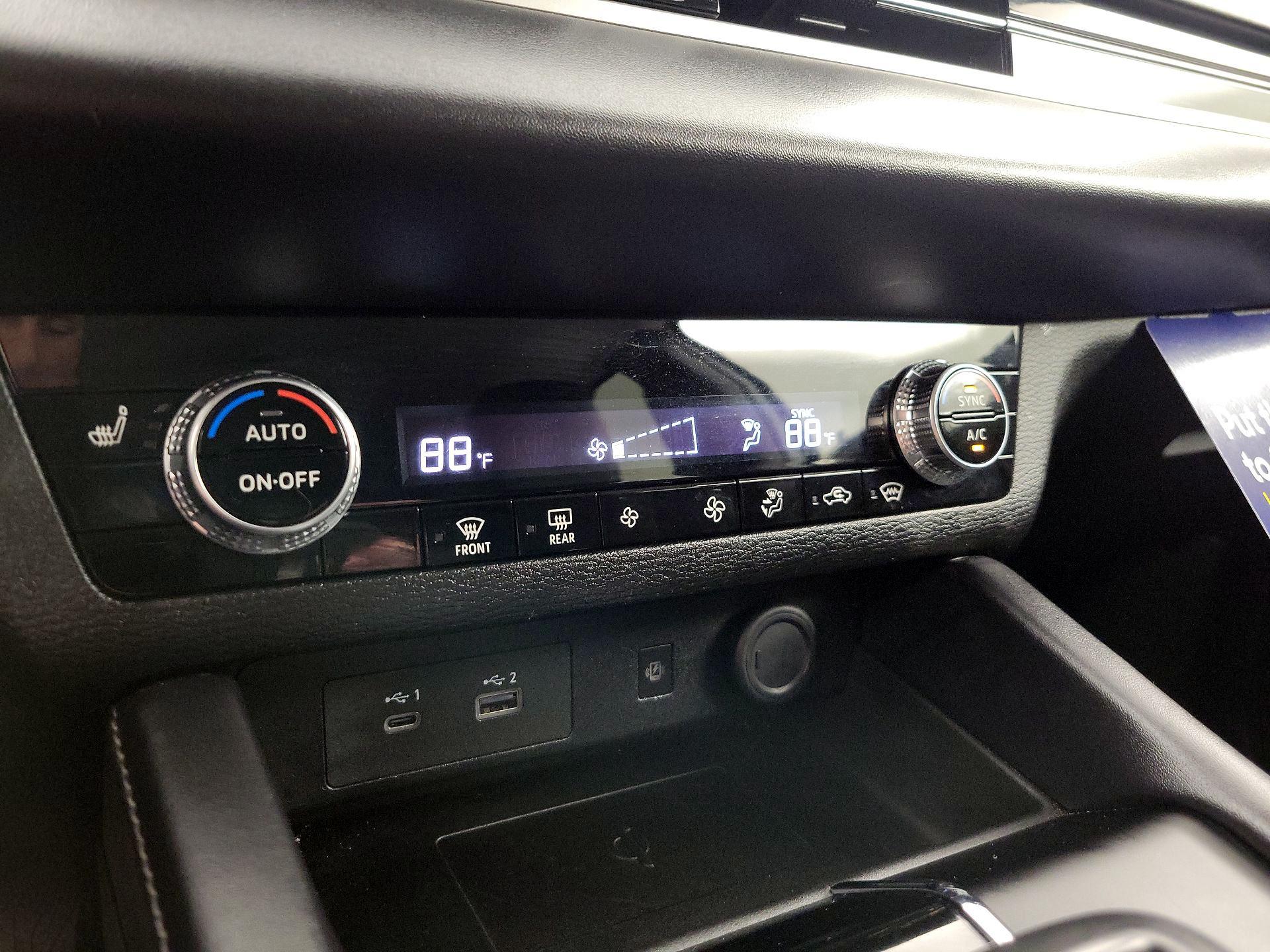 Thumbnail: 2024 Mitsubishi Outlander - 17