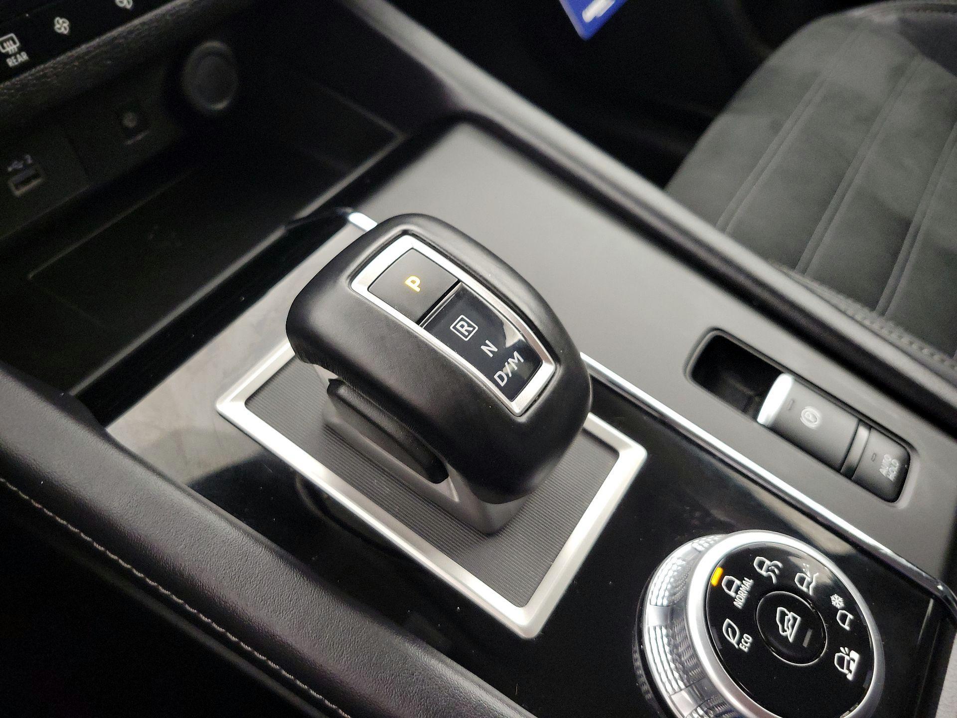 Thumbnail: 2024 Mitsubishi Outlander - 18