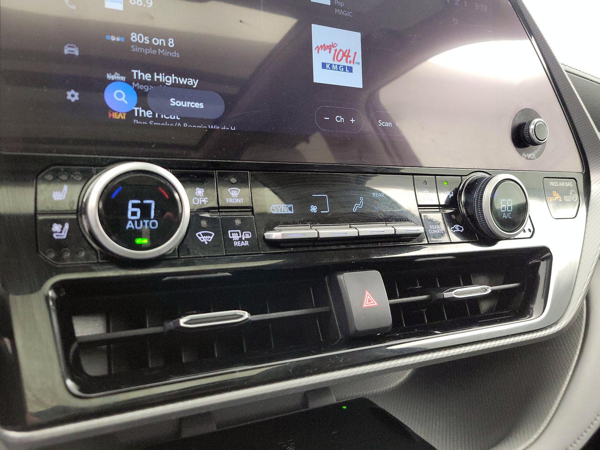 Thumbnail: 2023 Toyota Highlander - 16