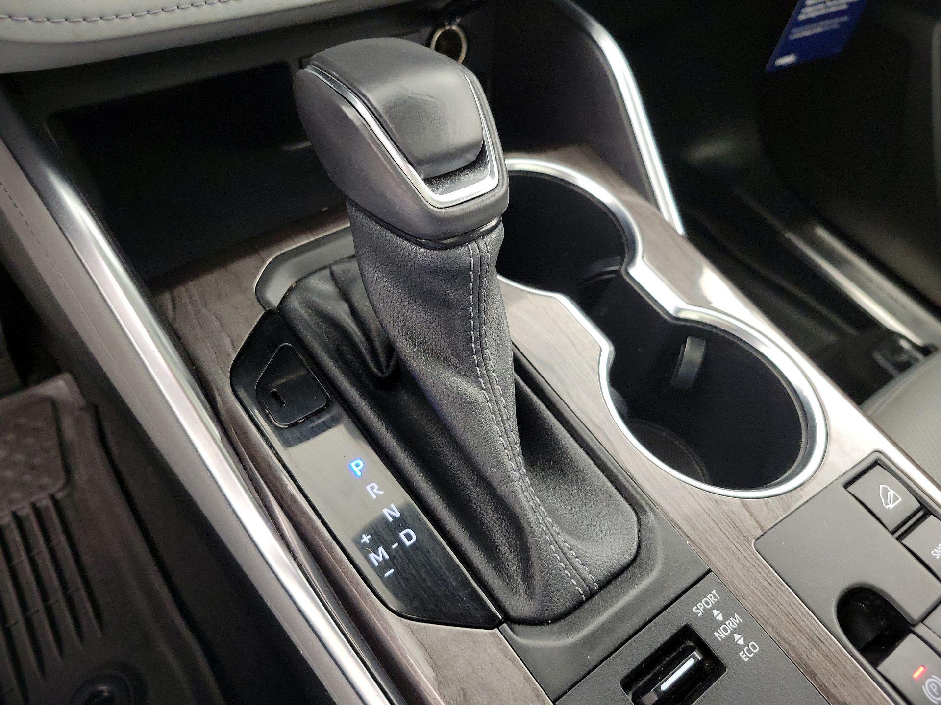 Thumbnail: 2023 Toyota Highlander - 17