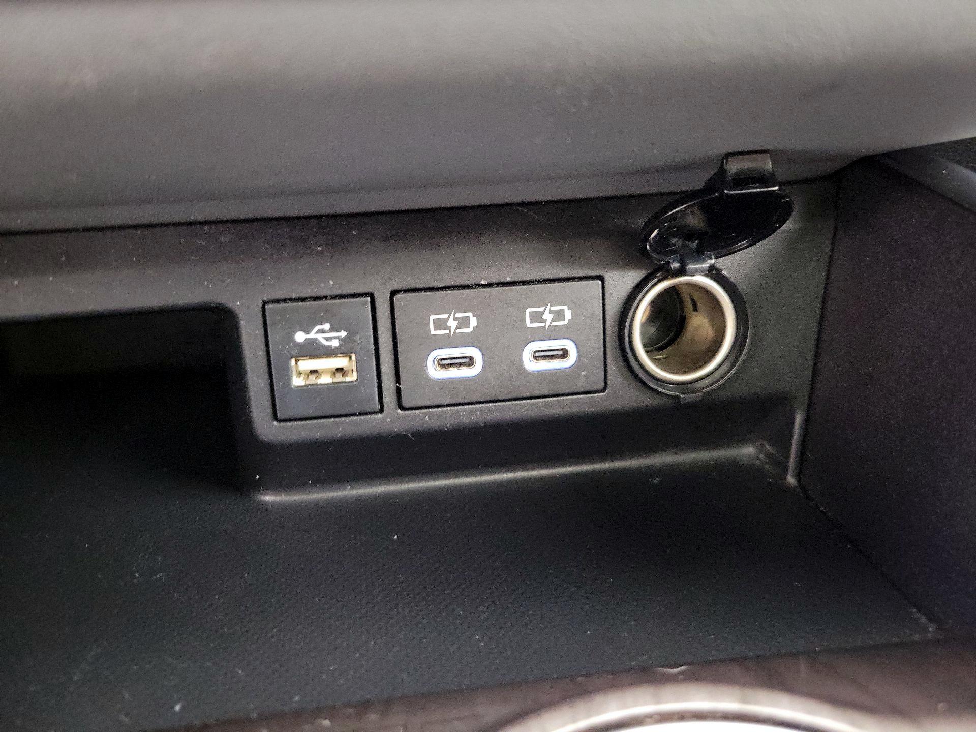 Thumbnail: 2023 Toyota Highlander - 18