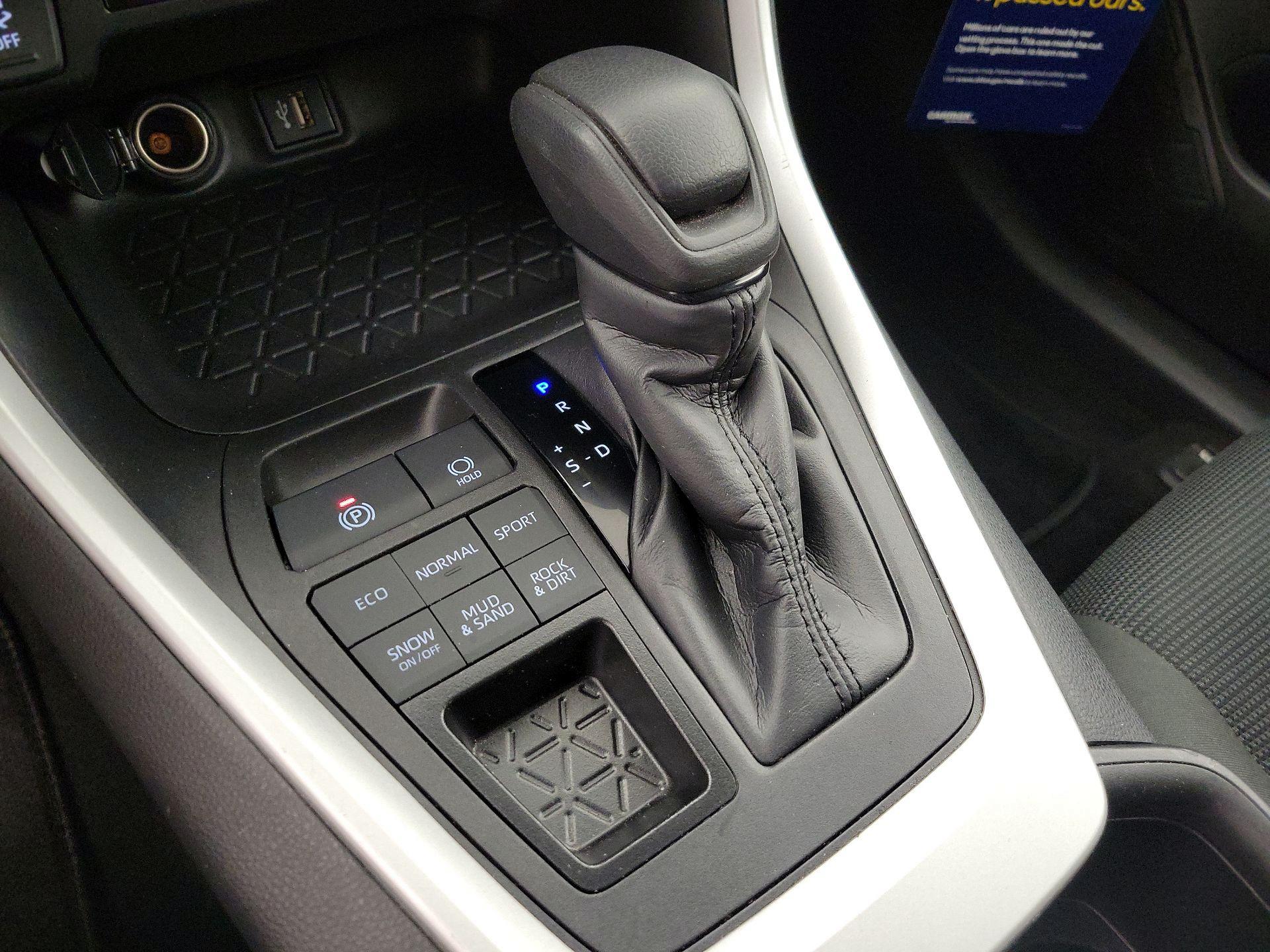 Thumbnail: 2024 Toyota RAV4 - 17