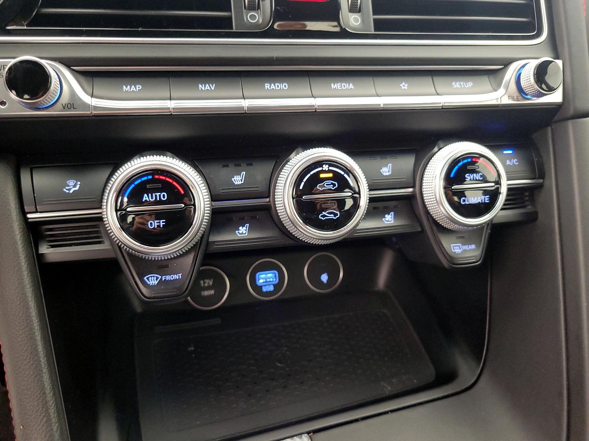 Thumbnail: 2023 Genesis G70 - 17