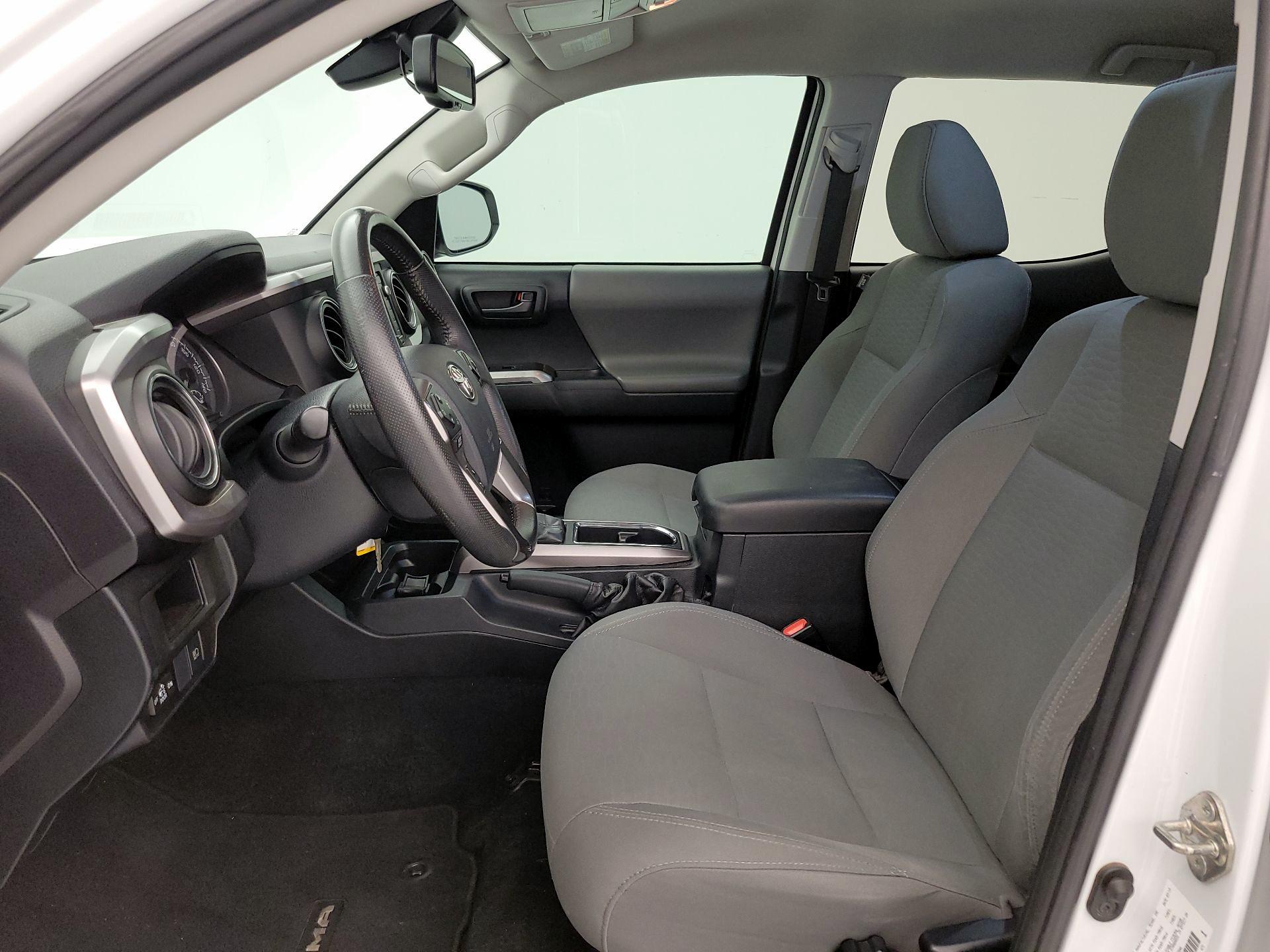 Thumbnail: 2019 Toyota Tacoma - 11