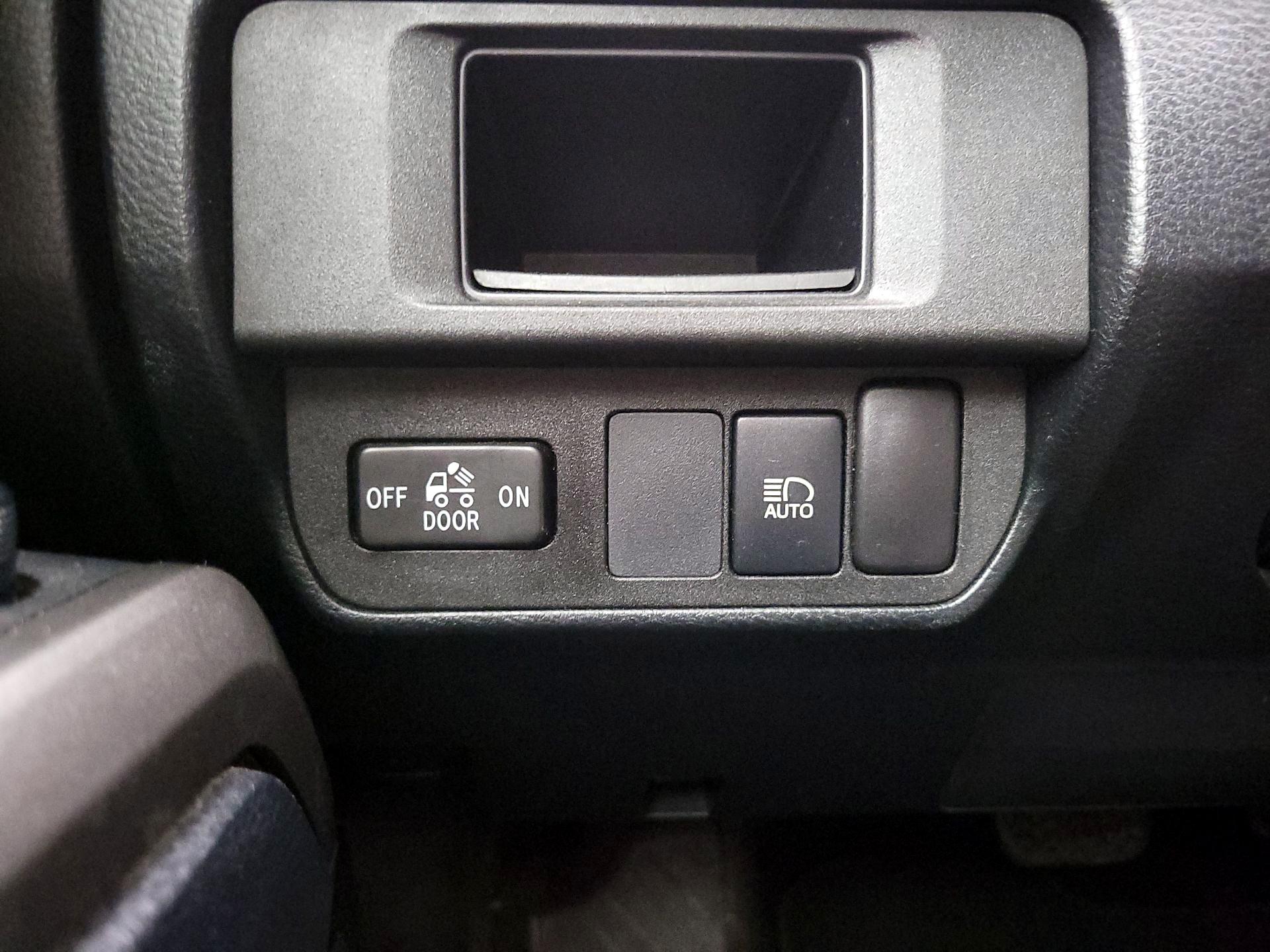 Thumbnail: 2019 Toyota Tacoma - 13