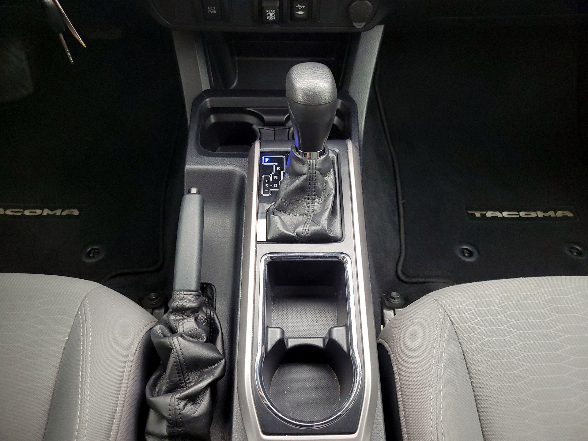 Thumbnail: 2019 Toyota Tacoma - 17