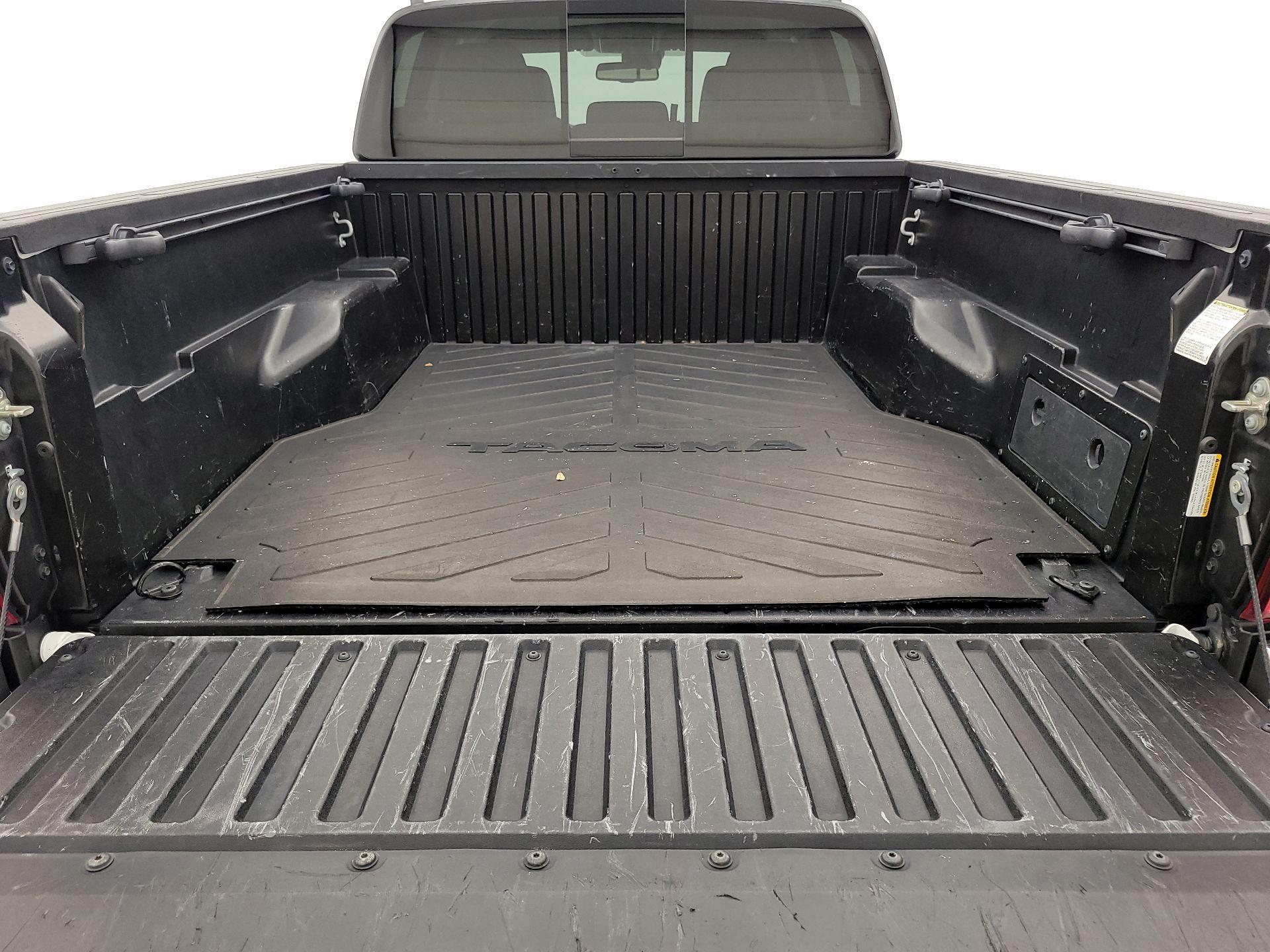 Thumbnail: 2019 Toyota Tacoma - 20